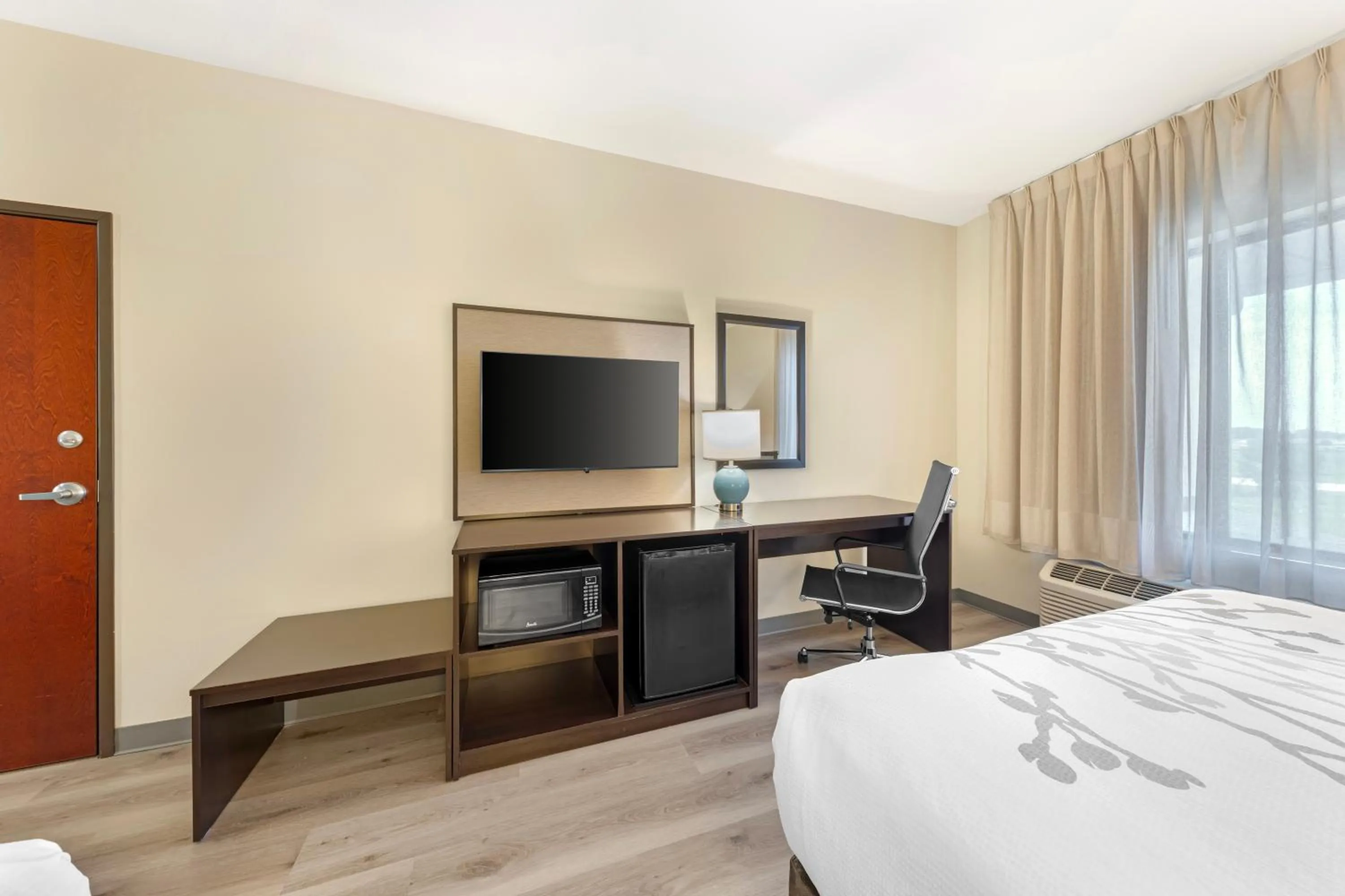 Pets, Bed in Sleep Inn & Suites Norman near University