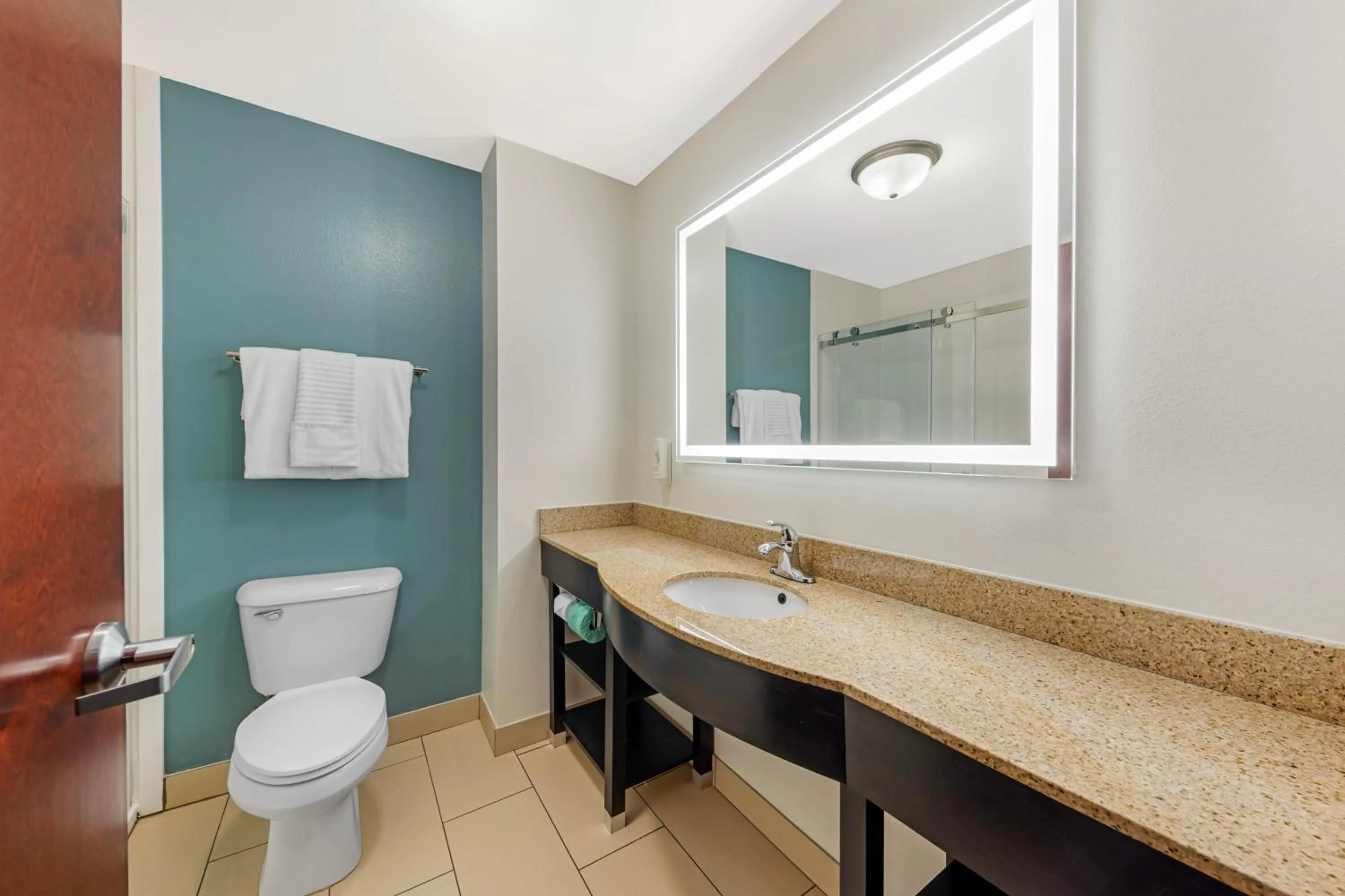 Shower in Sleep Inn & Suites Norman near University