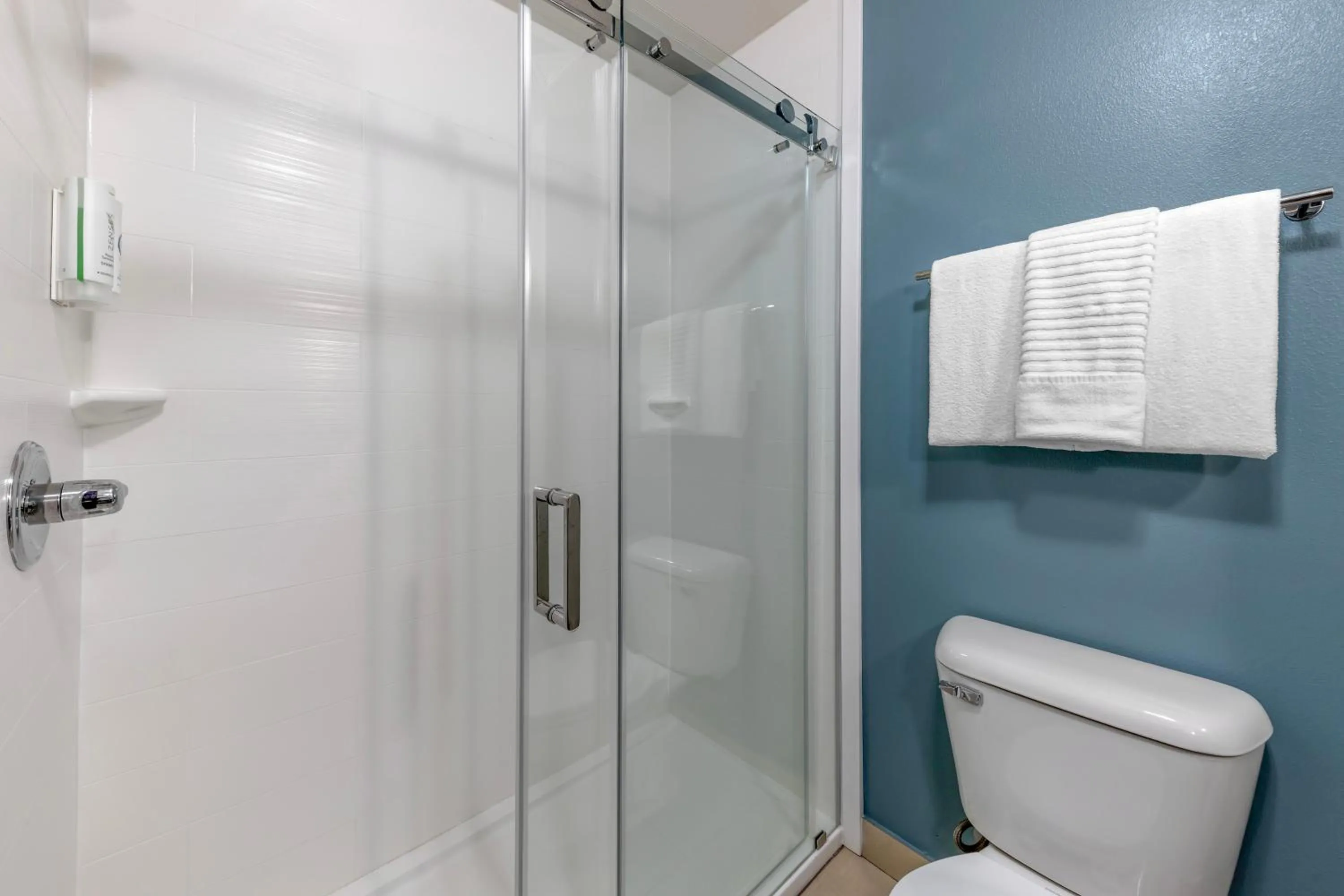 Shower in Sleep Inn & Suites Norman near University