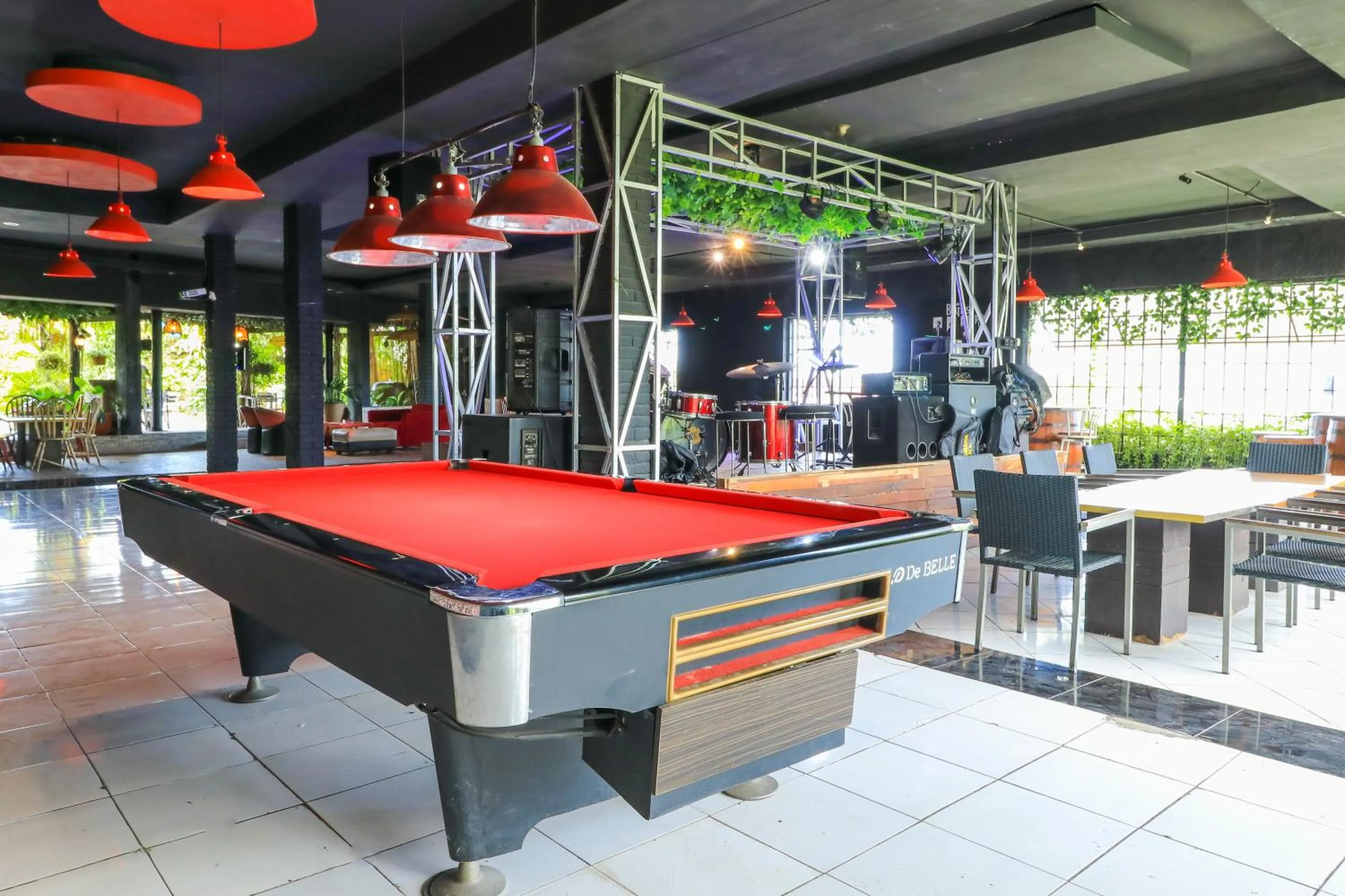 Billiard in Labuana Homestay and Cafe Garden Makassar
