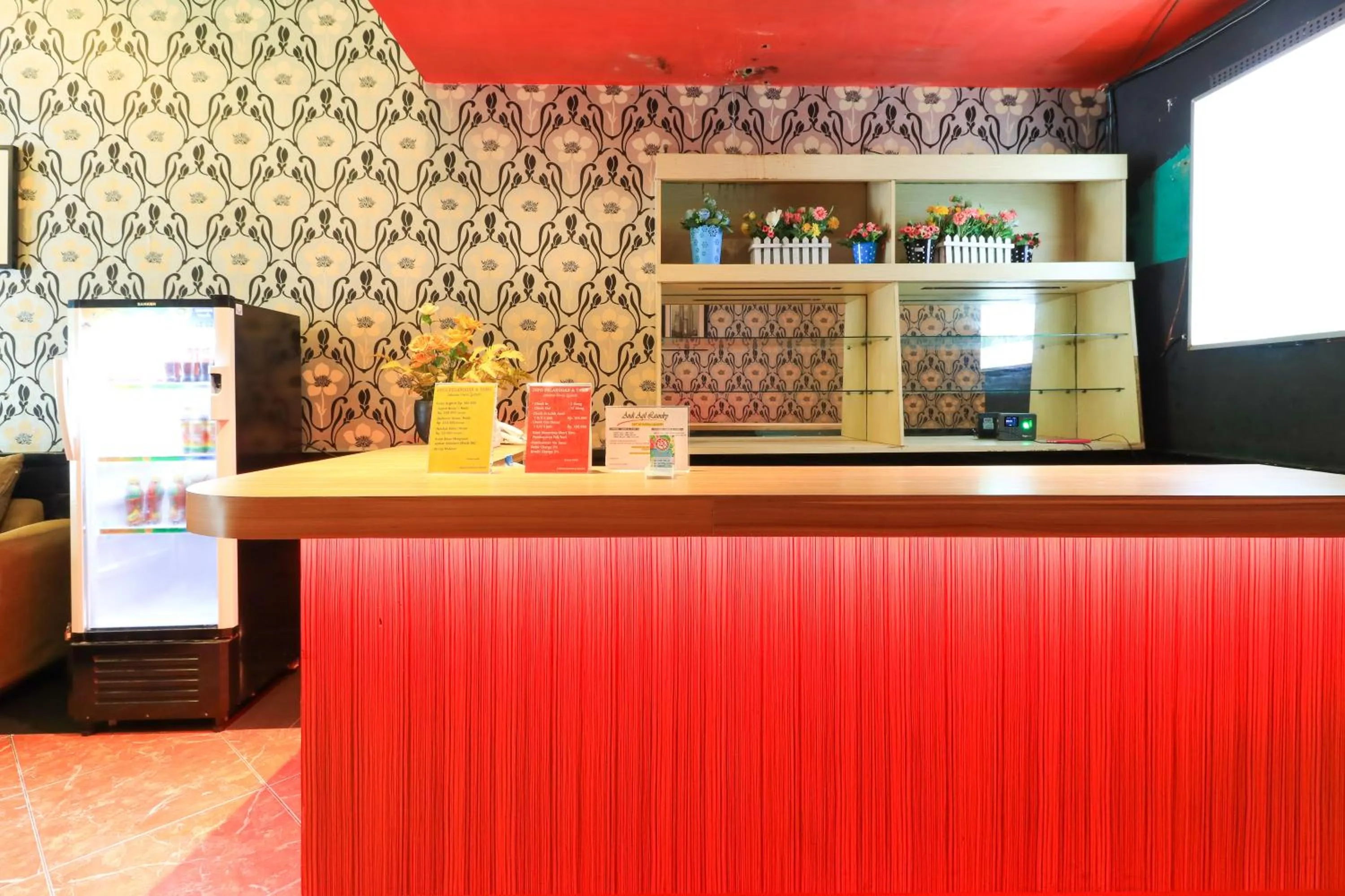 Lobby or reception in Labuana Homestay and Cafe Garden Makassar