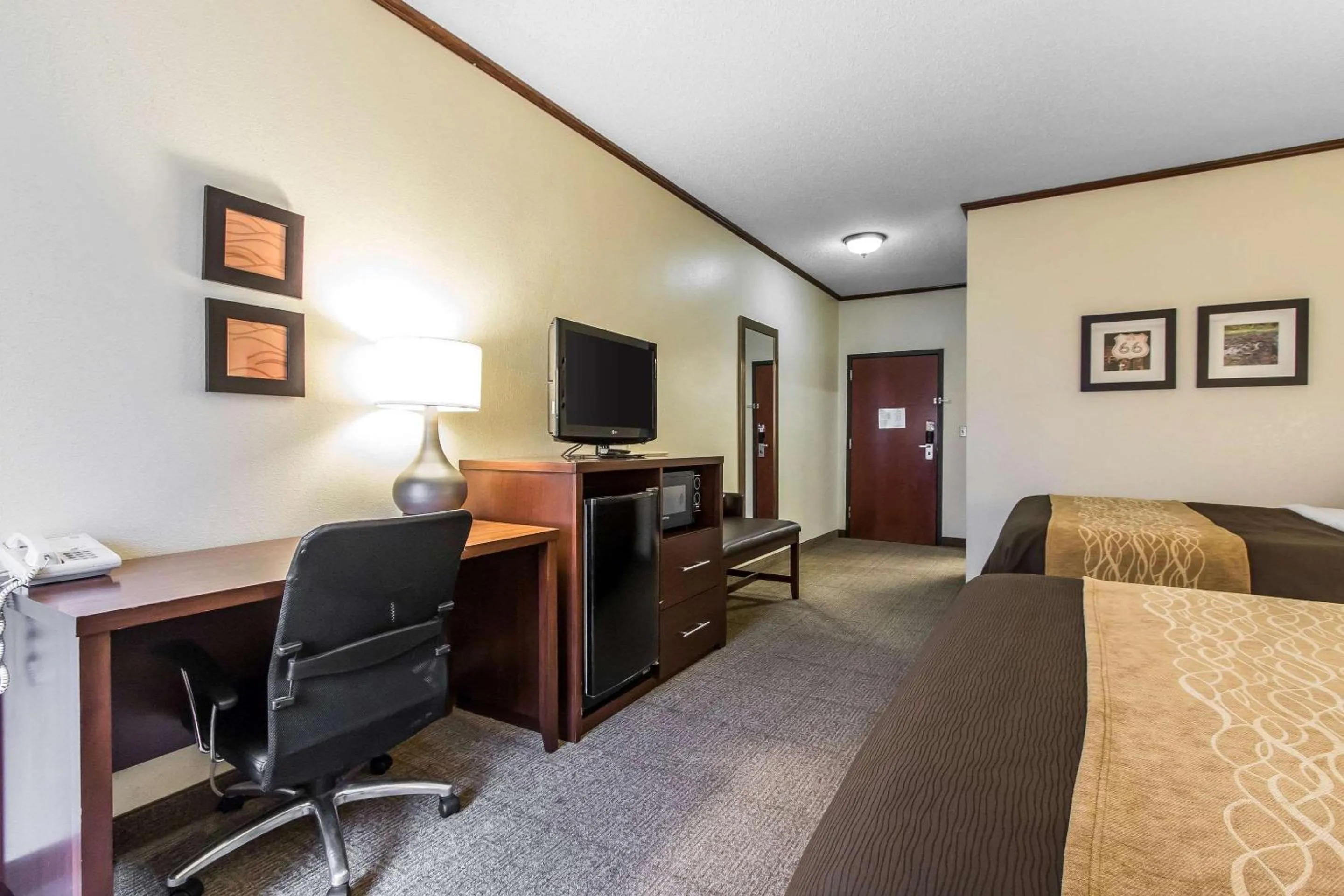 Photo of the whole room in Ardmore Inn & Suites Ardmore