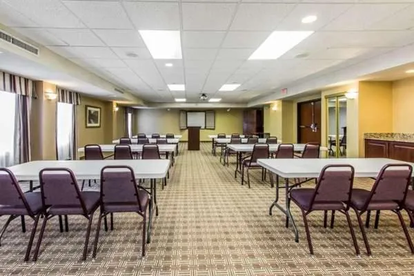 Ardmore Inn & Suites Ardmore