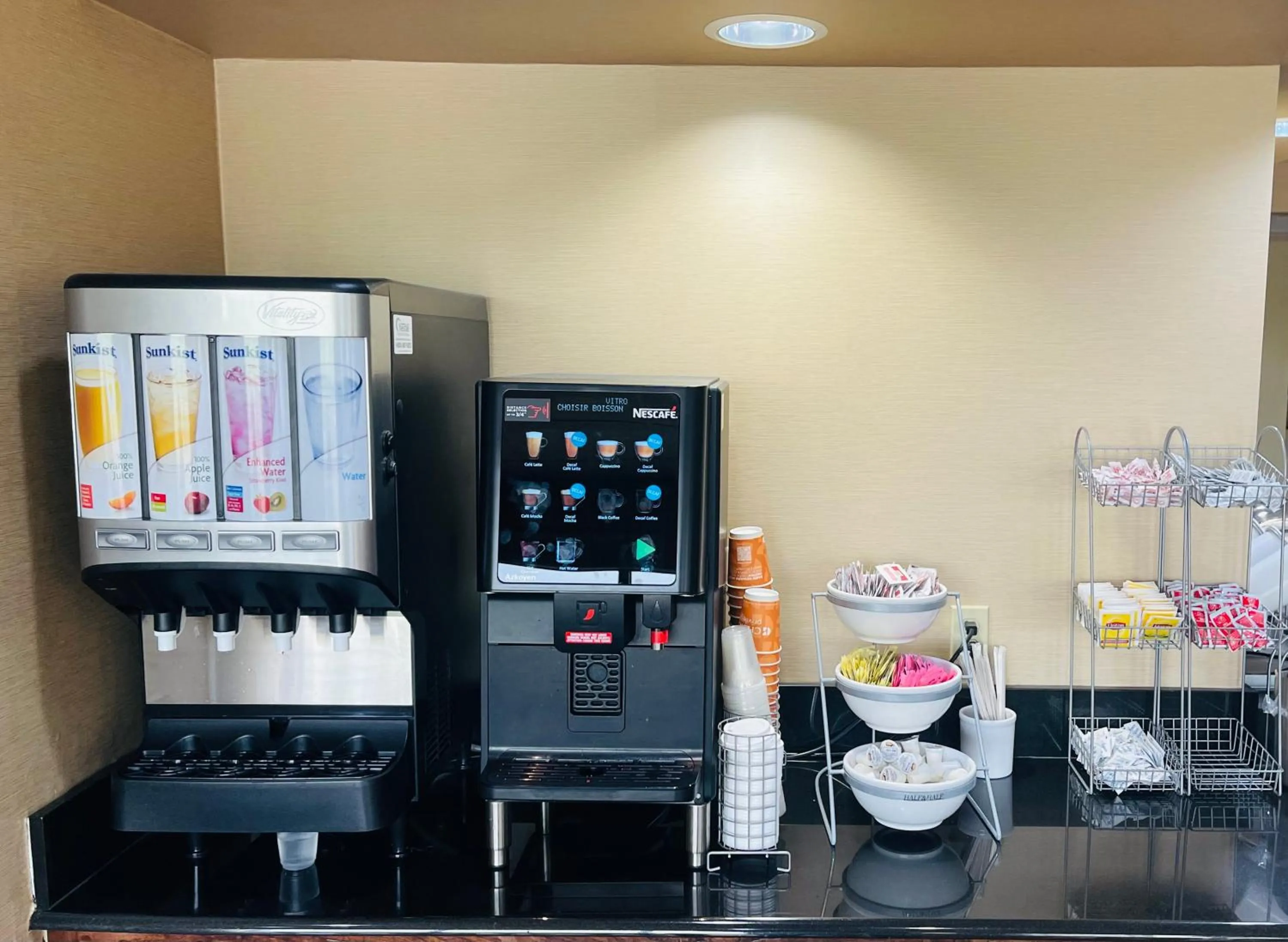 Coffee/tea facilities in Ardmore Inn & Suites Ardmore