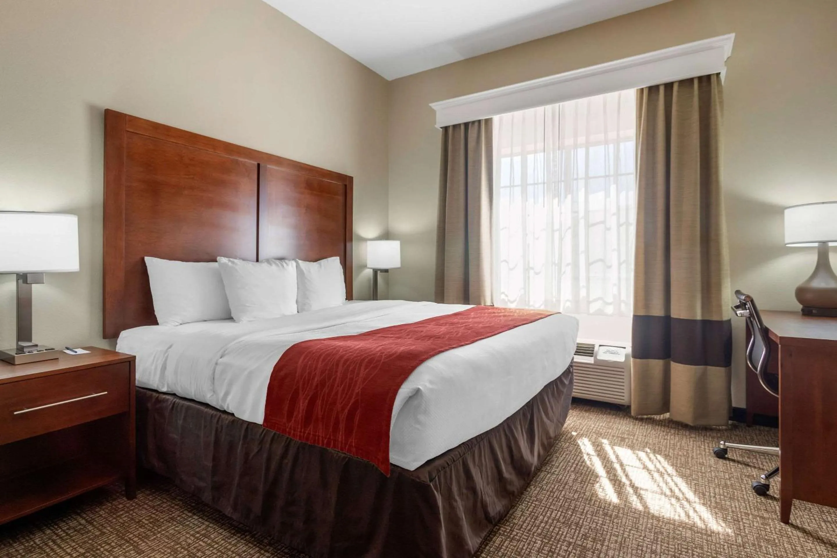 Bedroom, Bed in Comfort Inn & Suites Glenpool