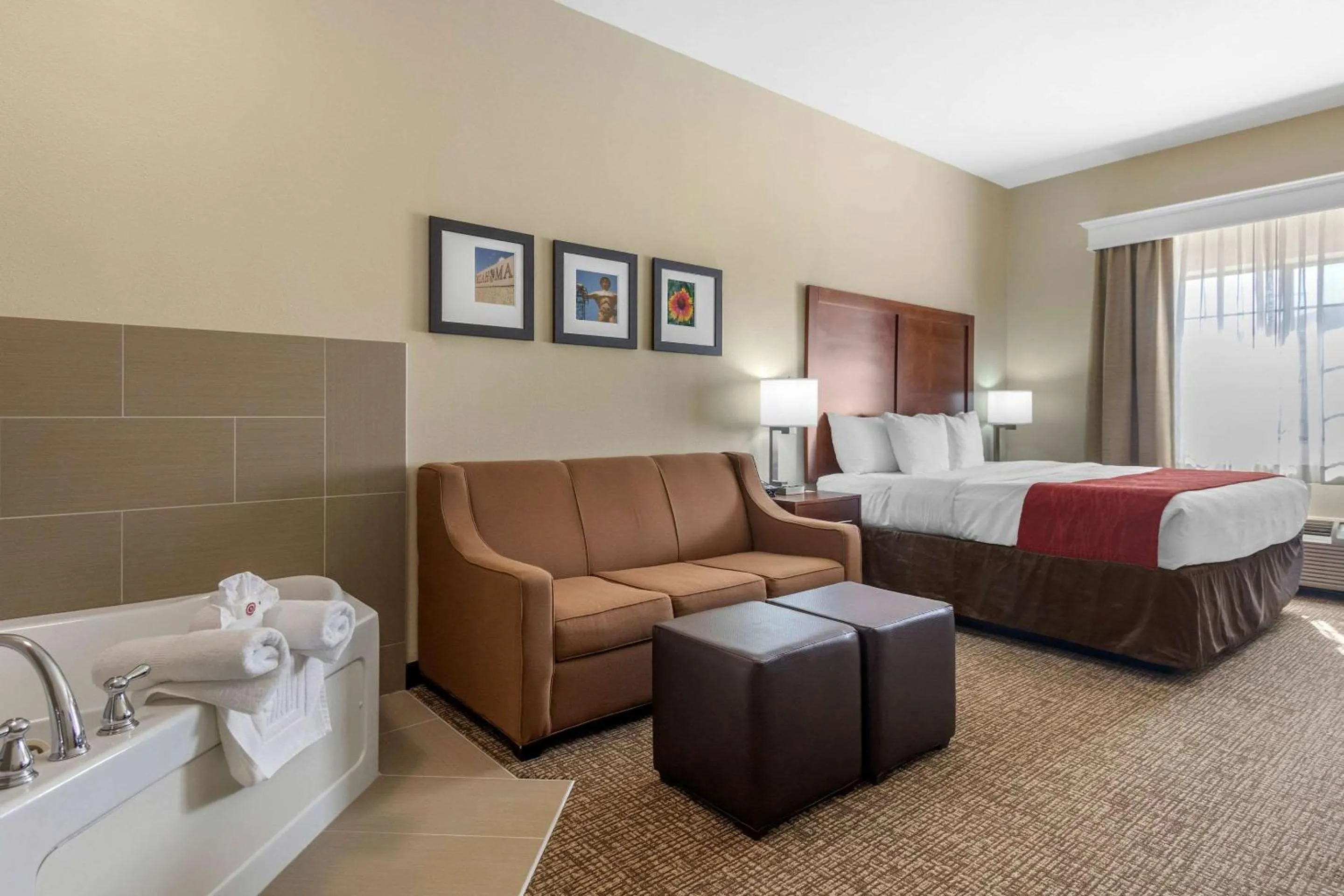 Bedroom in Comfort Inn & Suites Glenpool