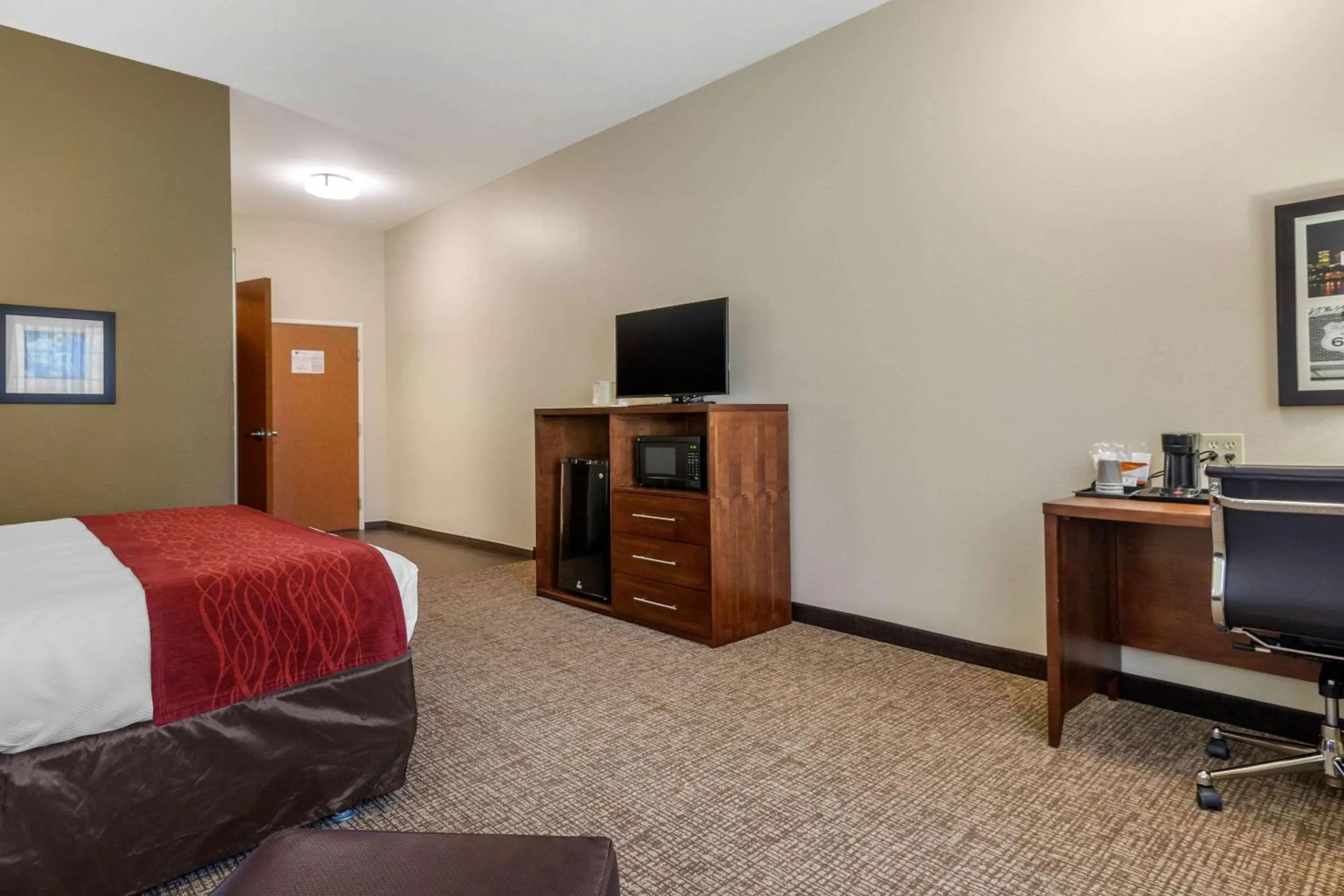 Bedroom, Bed in Comfort Inn & Suites Glenpool