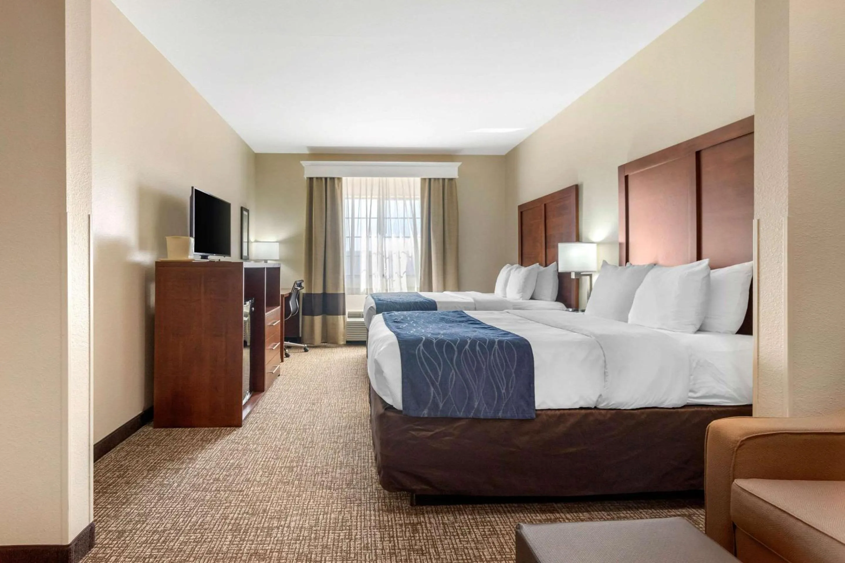 Bedroom, Bed in Comfort Inn & Suites Glenpool