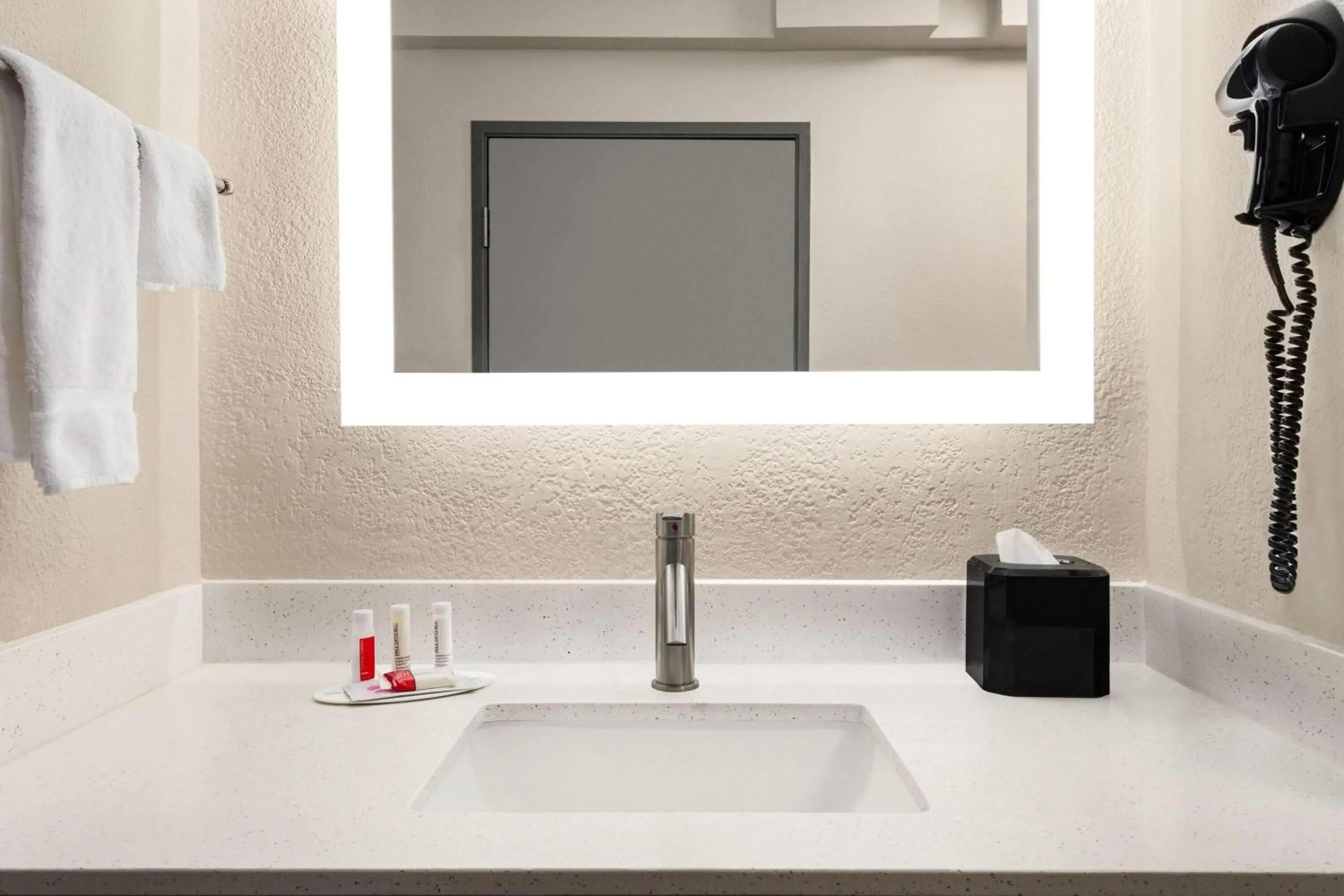 Bathroom in Baymont by Wyndham Blackwell I-35