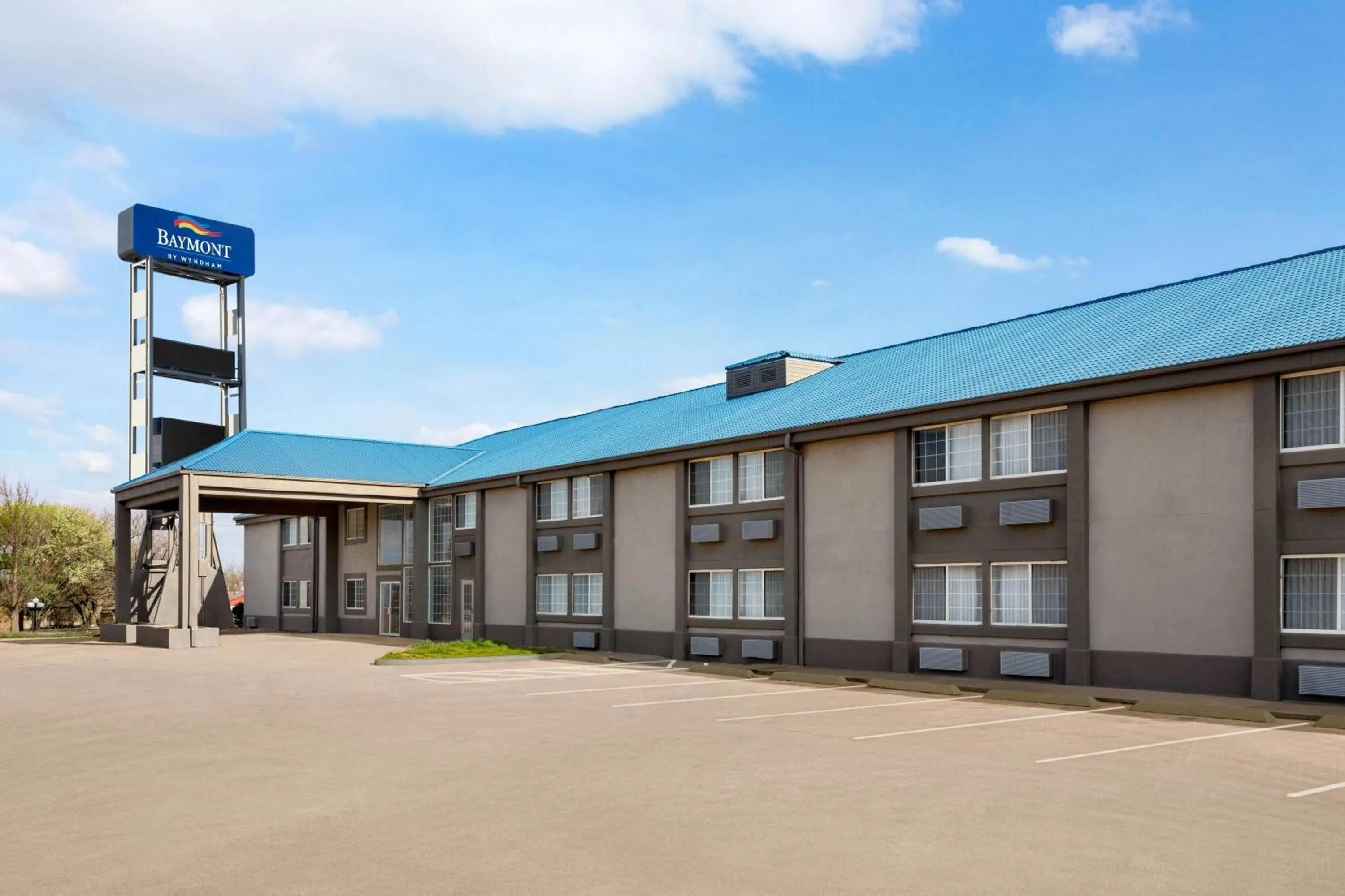 Property building in Baymont by Wyndham Blackwell I-35