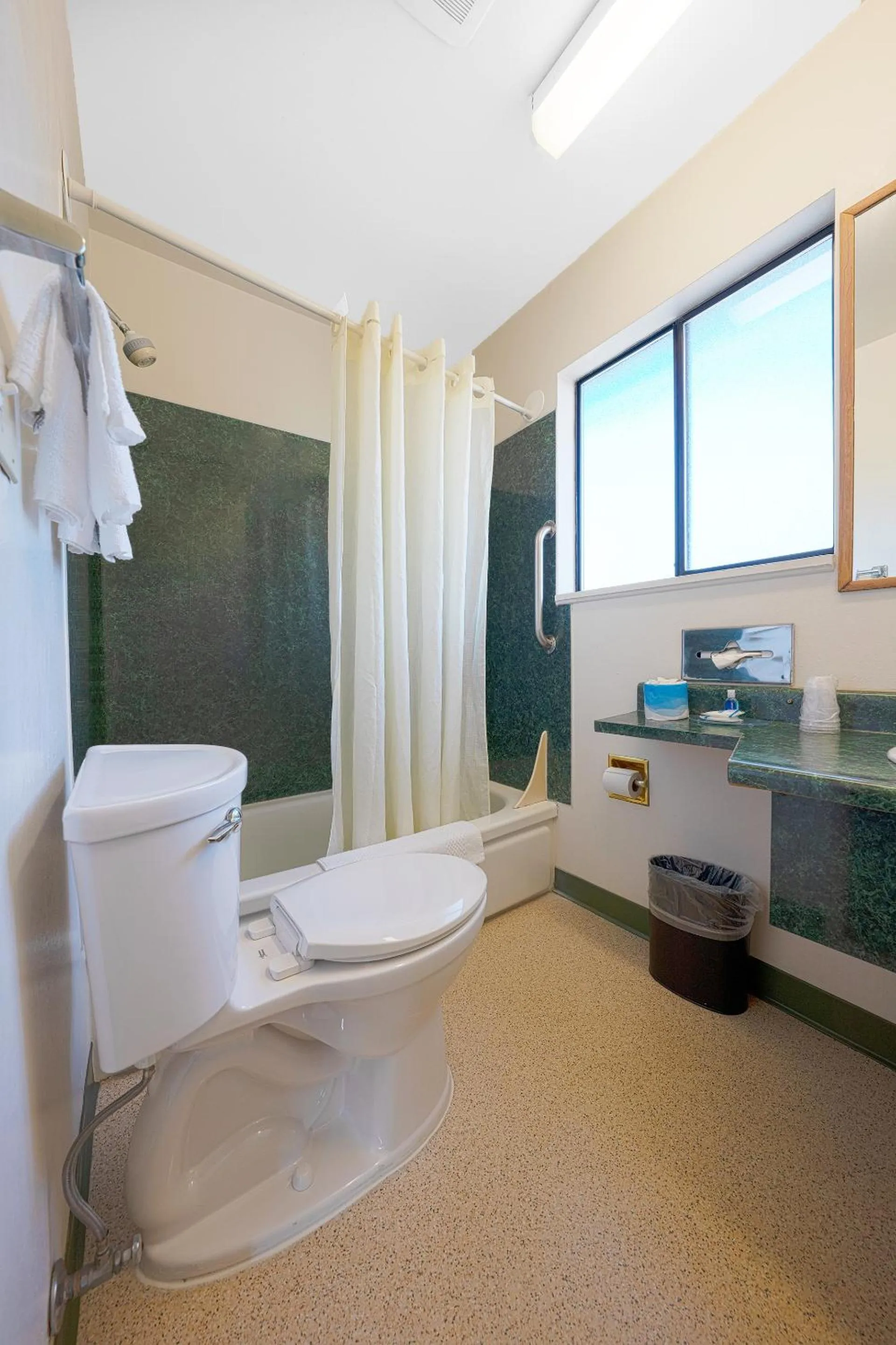 Bathroom in Broadway Inn Portland Downtown