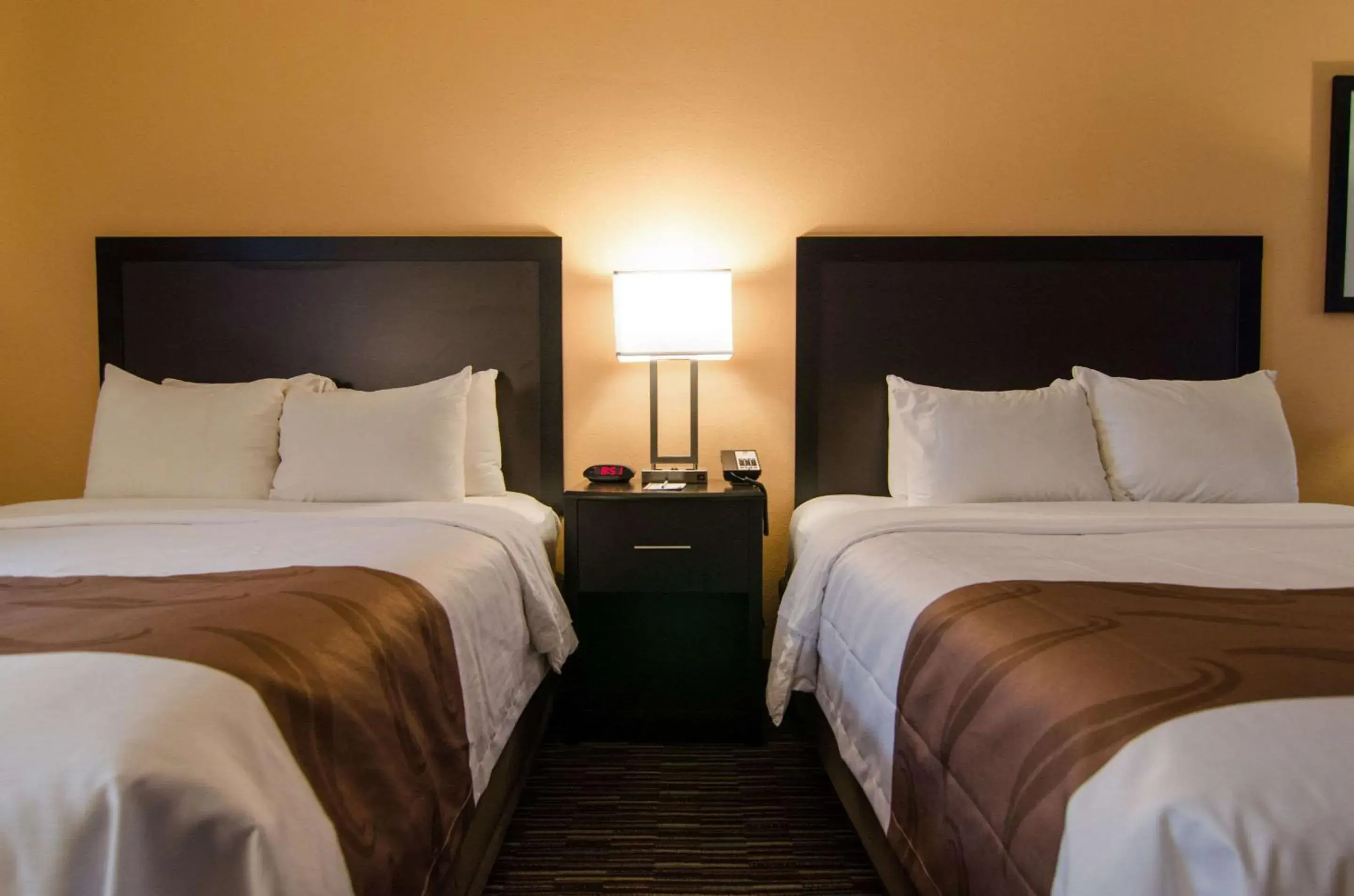 Double Queen Room (Cottage, 2nd Level) in Cottage Grove Inn Double Queen Room (Cottage, 2nd Level) in Cottage Grove Inn