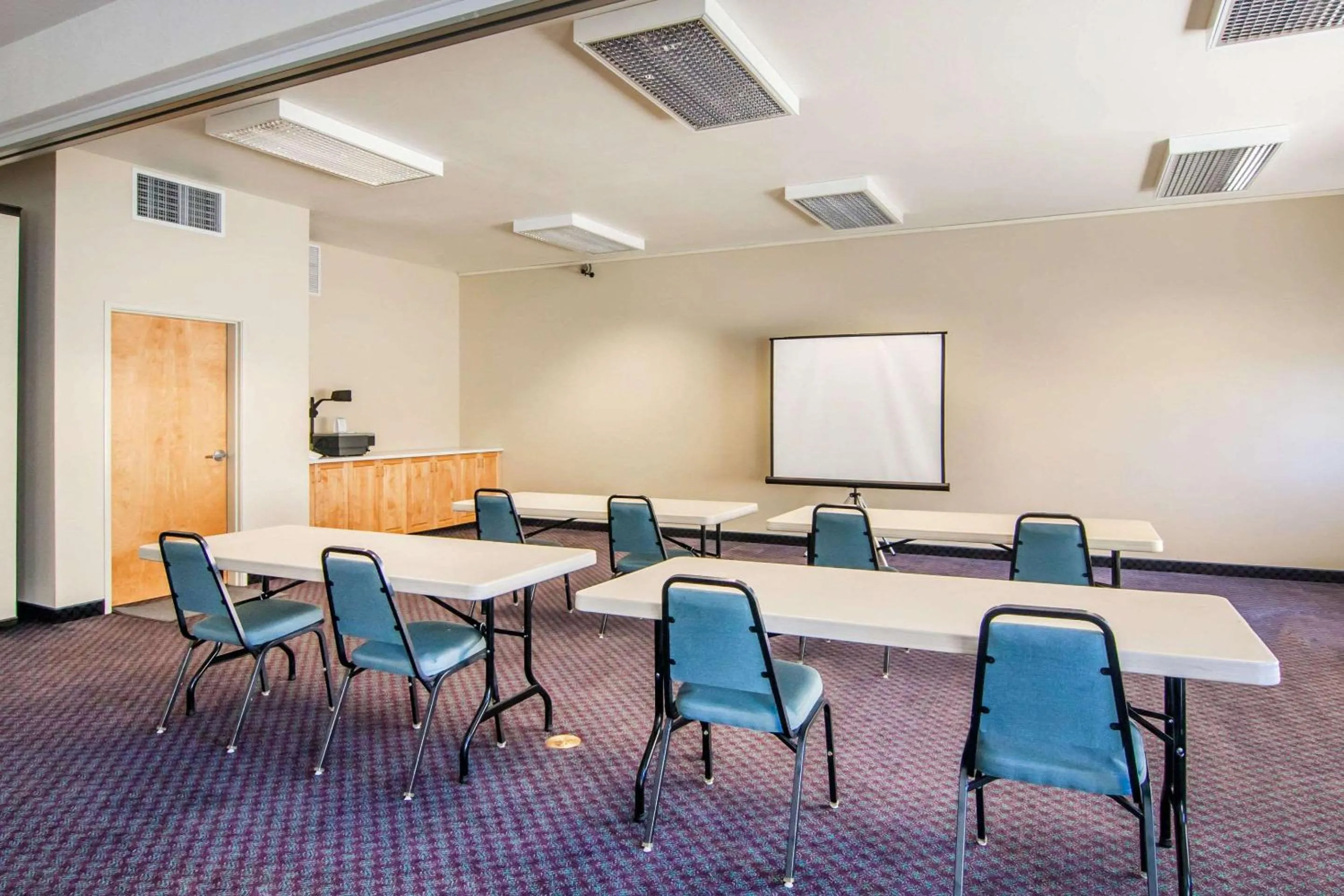 On site in Cottage Grove Inn