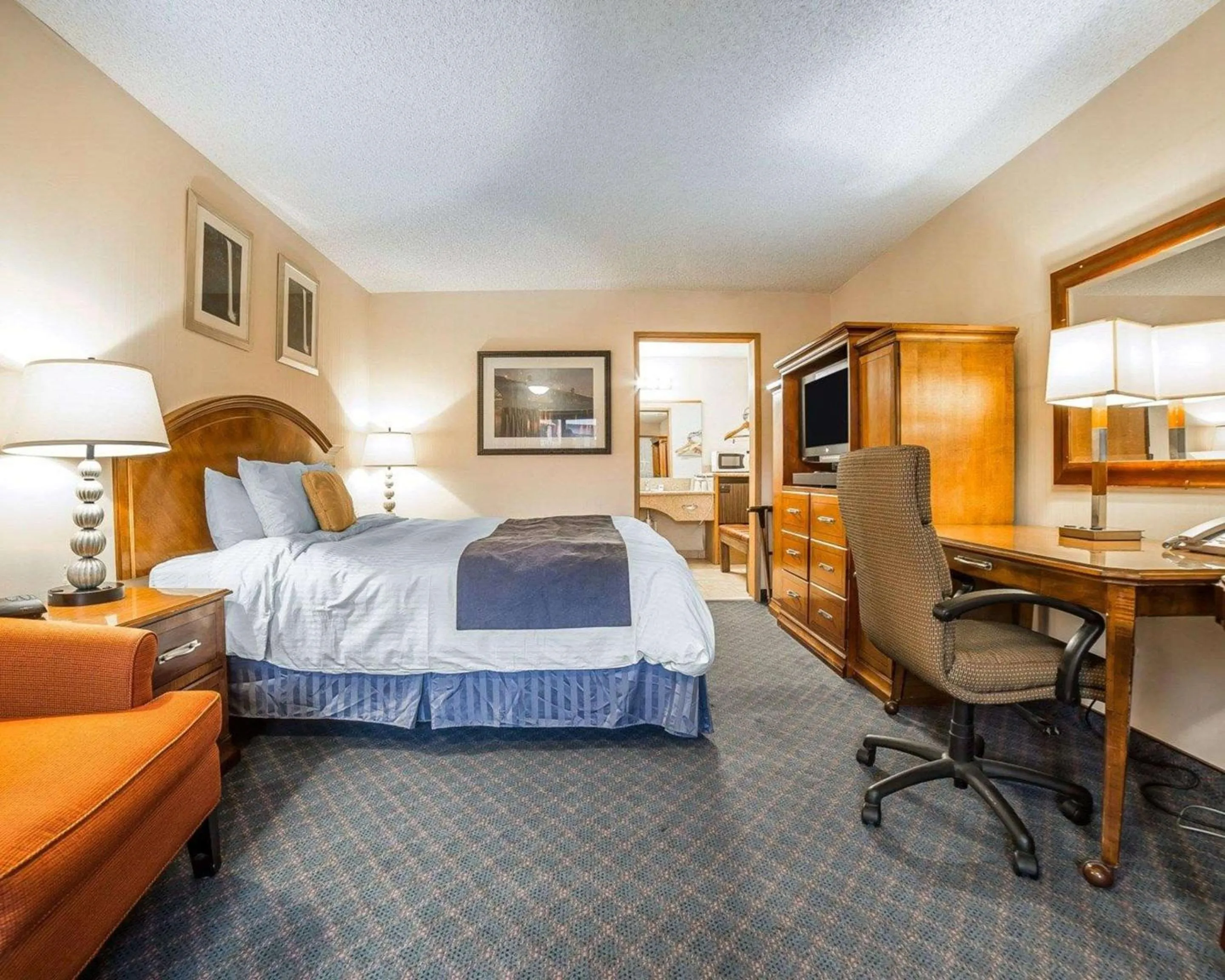 Photo of the whole room, Bed in Rodeway Inn Baker City