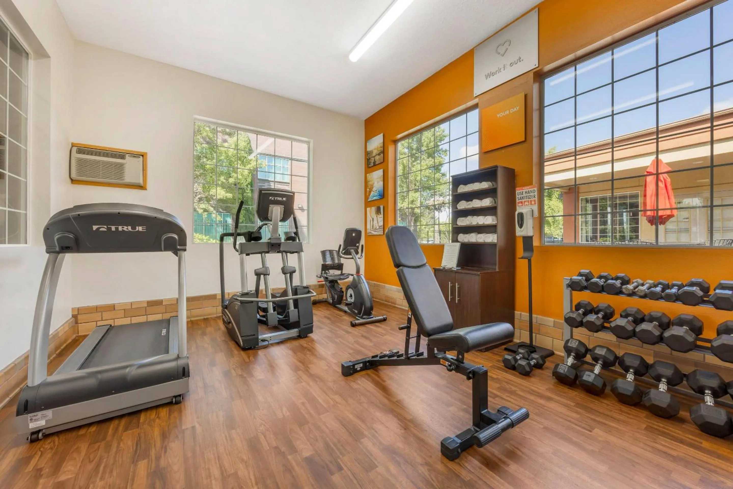 Fitness centre/facilities in Comfort Suites Salem