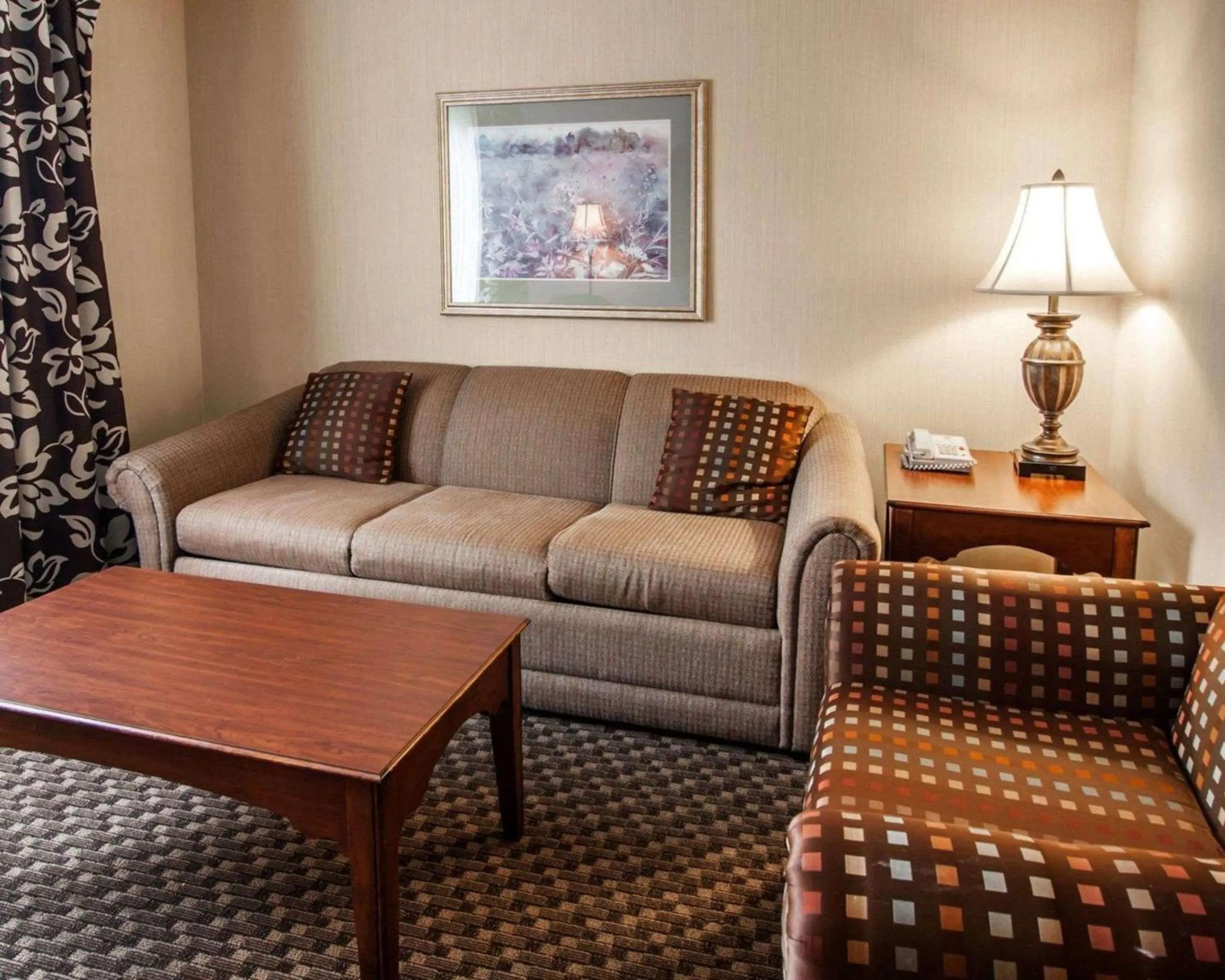 Photo of the whole room in Comfort Suites Corvallis