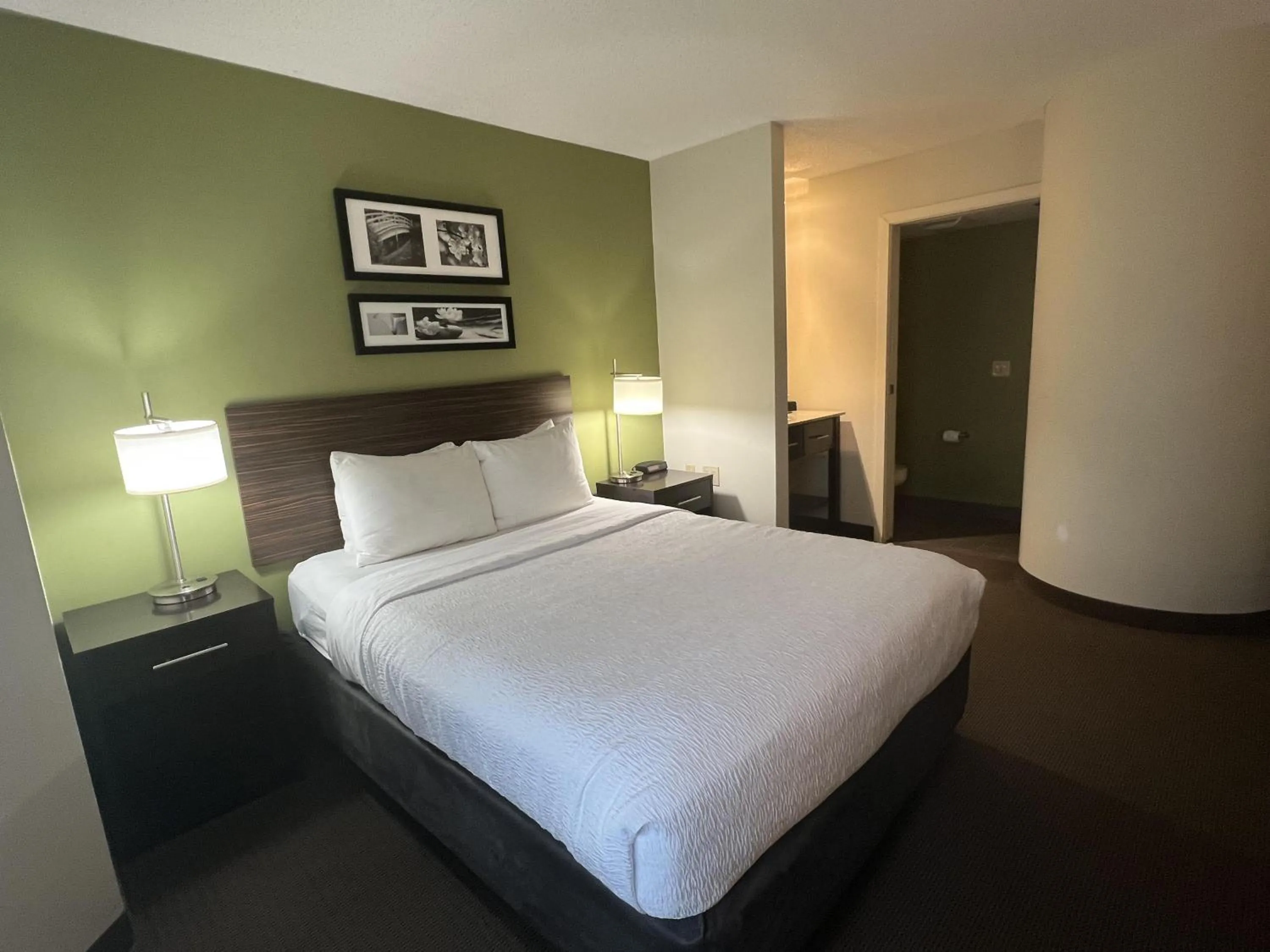 Bedroom, Bed in SureStay by Best Western Roseburg
