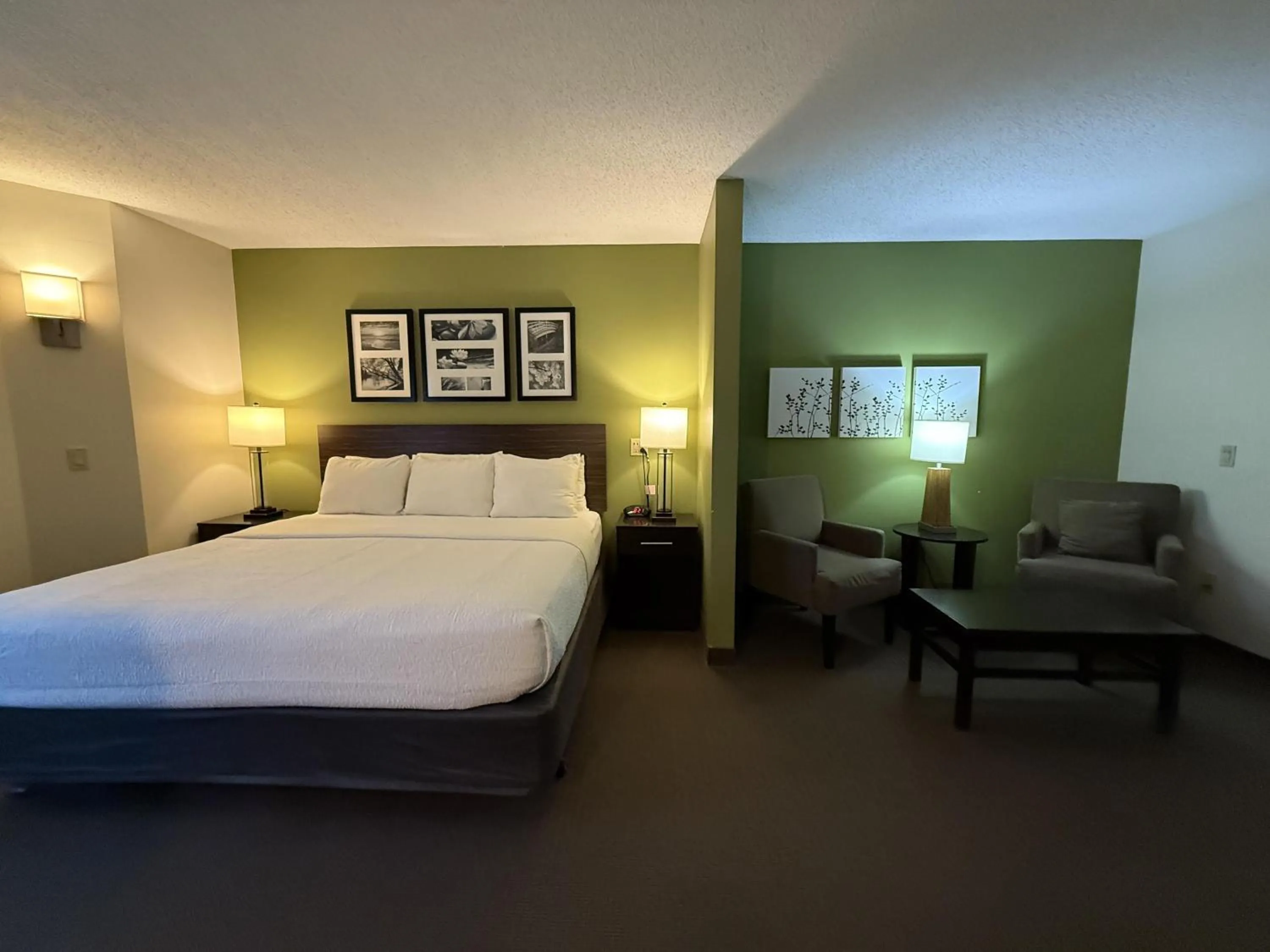 Bedroom, Bed in SureStay by Best Western Roseburg