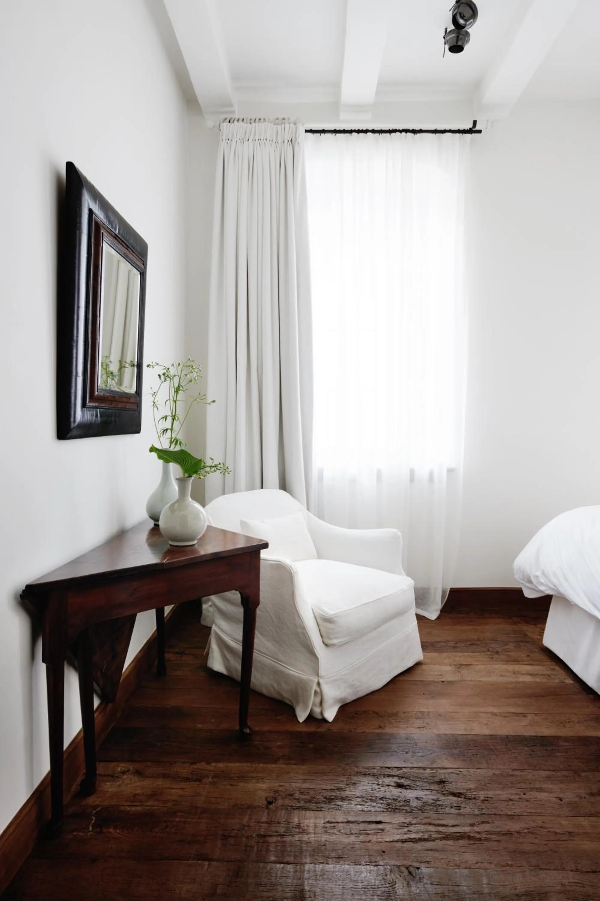 Seating area, Bed in Hotel PURS
