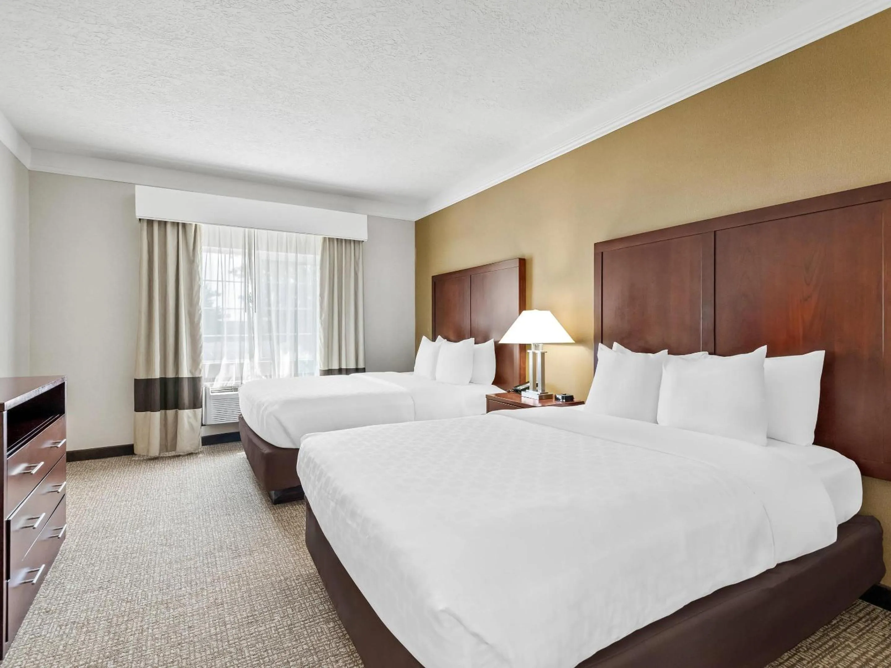 Bedroom, Bed in Comfort Suites Linn County Fairground and Expo