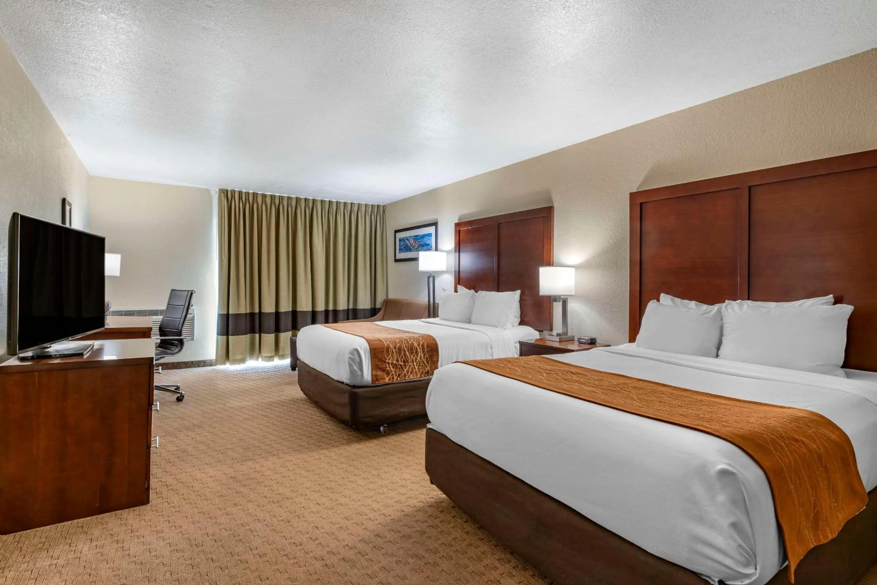 Bedroom, Bed in Comfort Inn & Suites Lincoln City