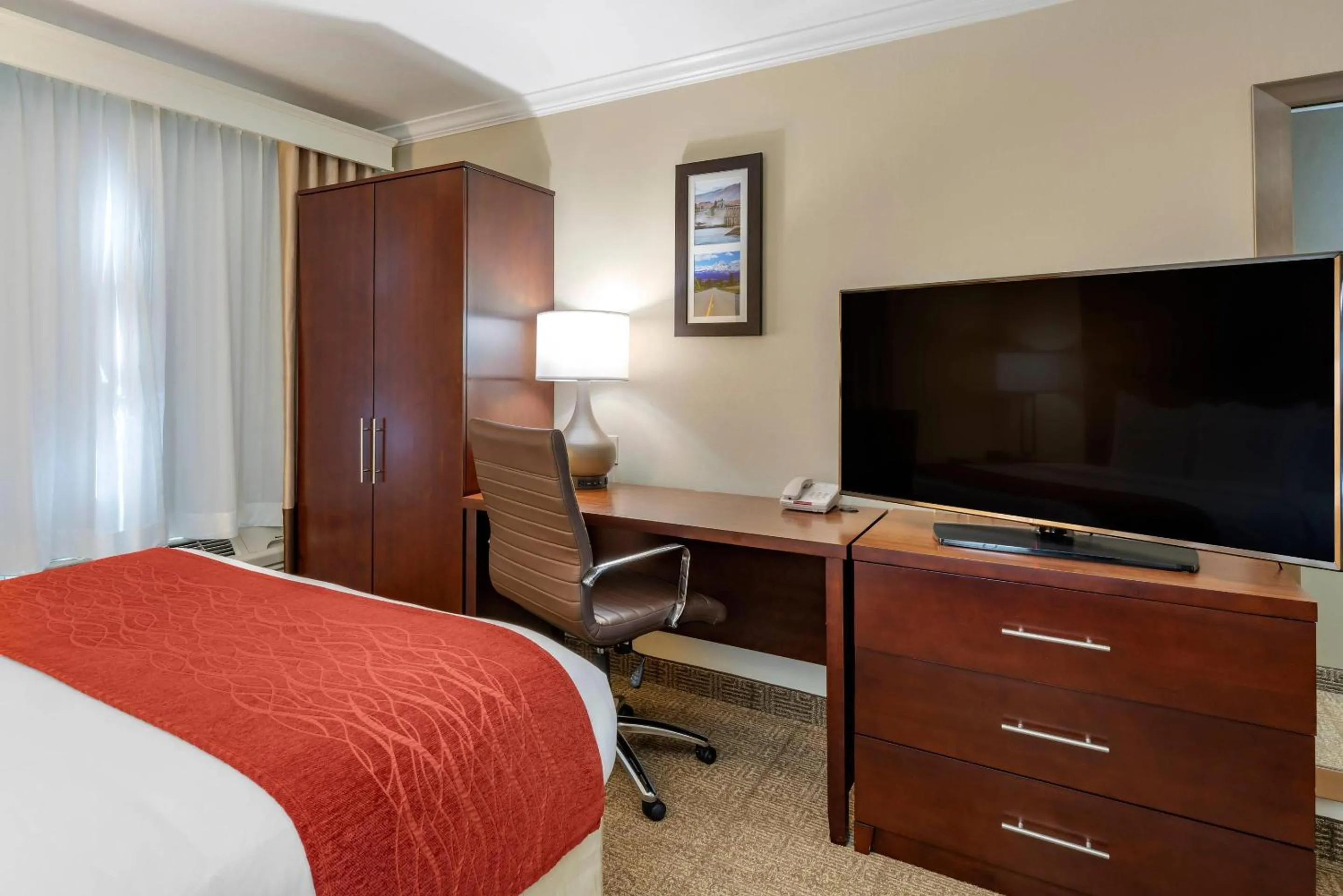 Bedroom, Bed in Comfort Inn Columbia Gorge