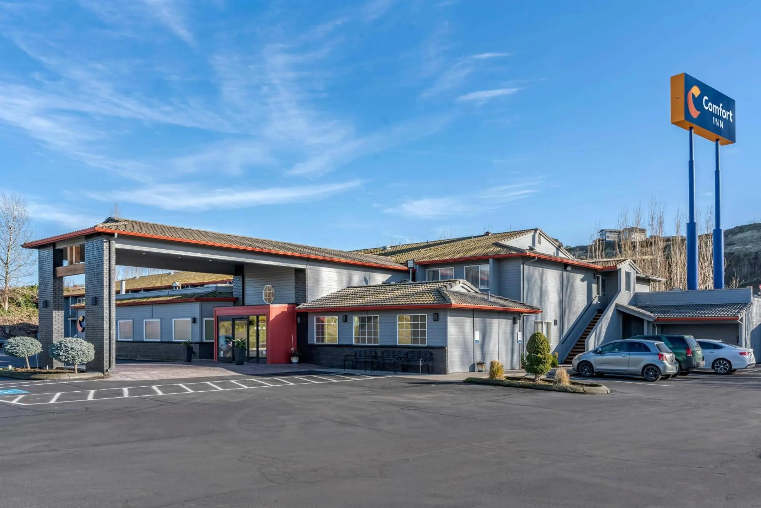 Property building in Comfort Inn Columbia Gorge