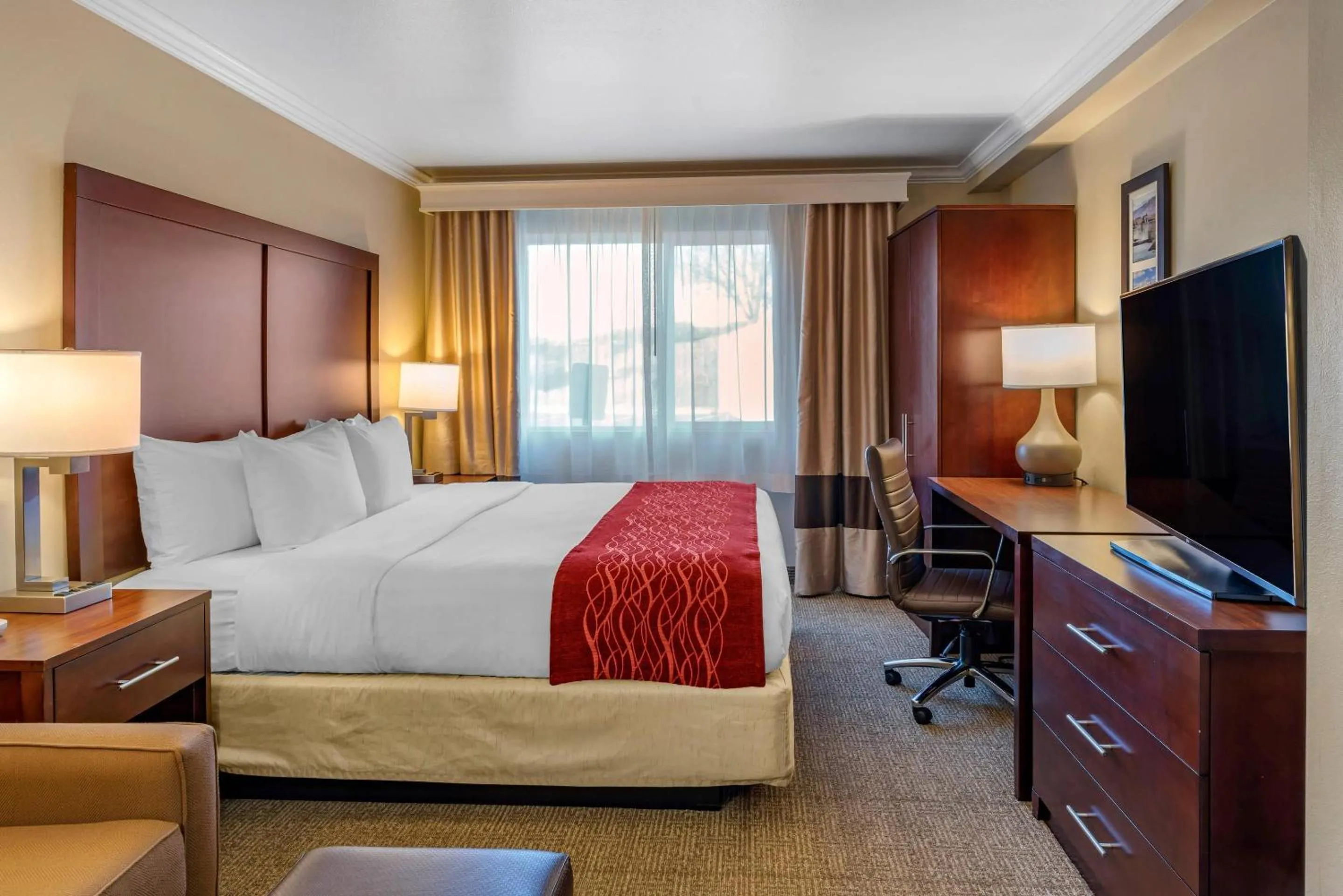 Bedroom, Bed in Comfort Inn Columbia Gorge