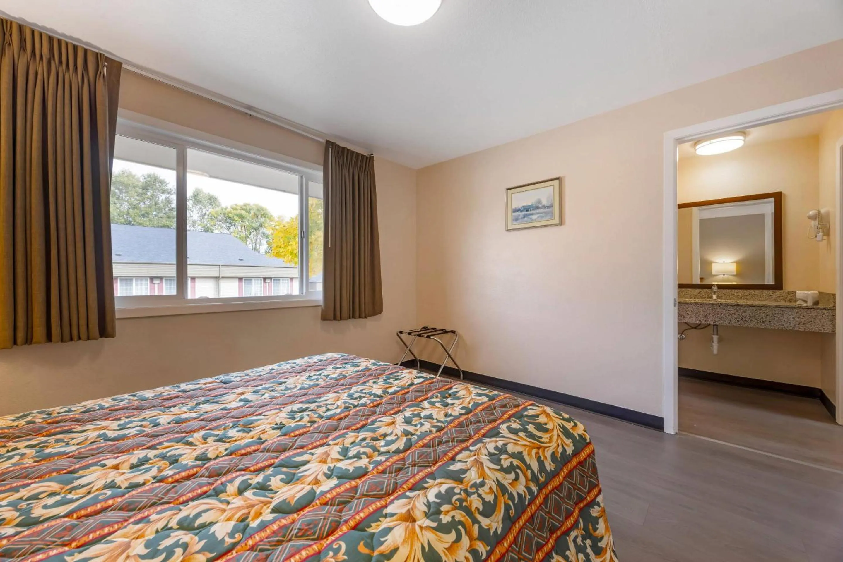 Bedroom, Bed in Rodeway Inn Albany