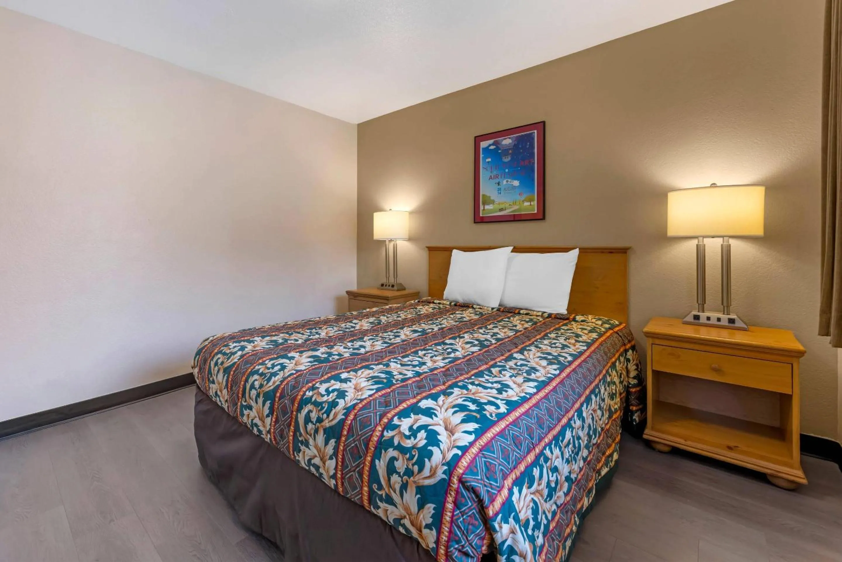 Bedroom, Bed in Rodeway Inn Albany