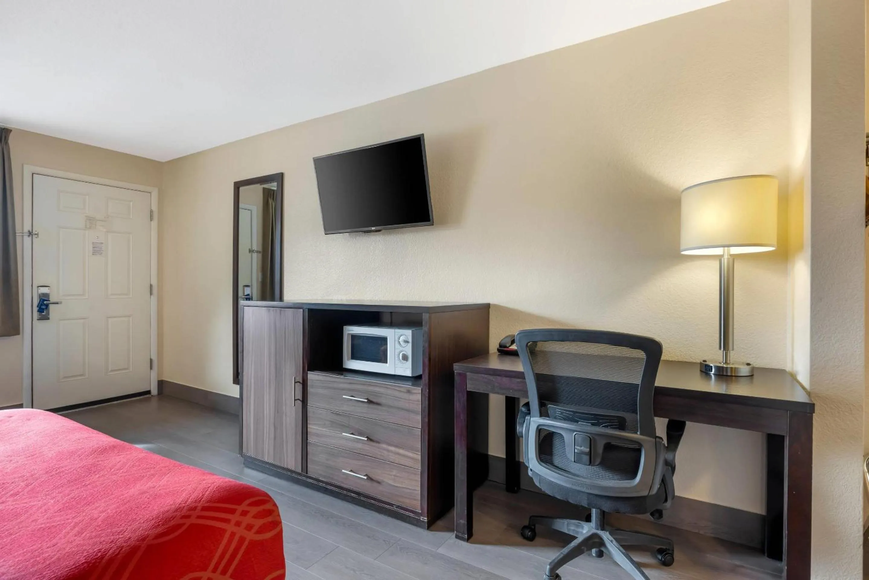 Bedroom, Bed in Rodeway Inn Albany