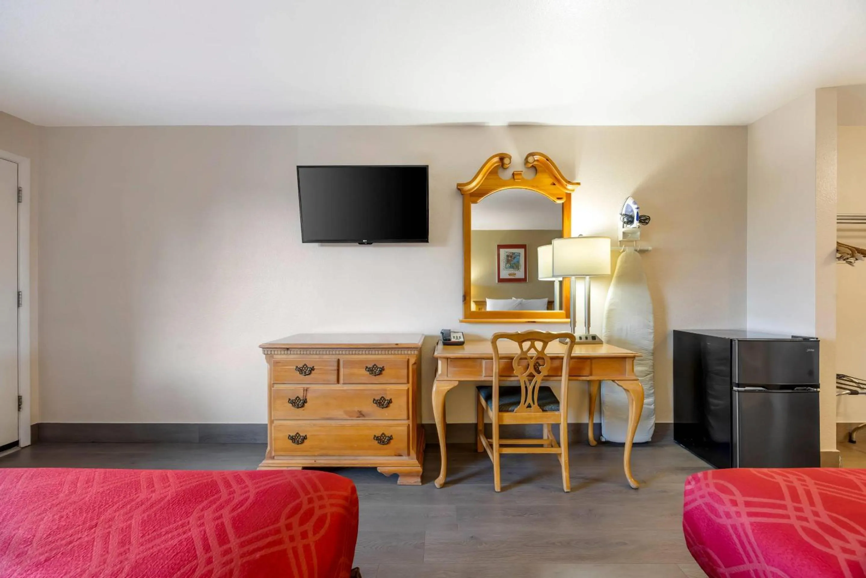 Bedroom in Rodeway Inn Albany