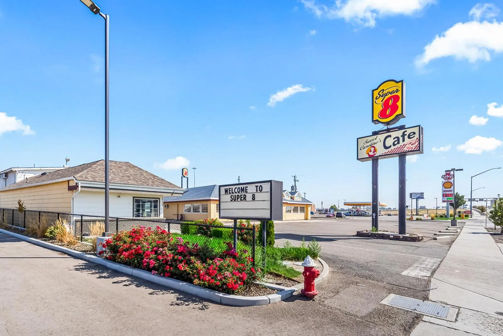 Property building in Super 8 by Wyndham Ontario