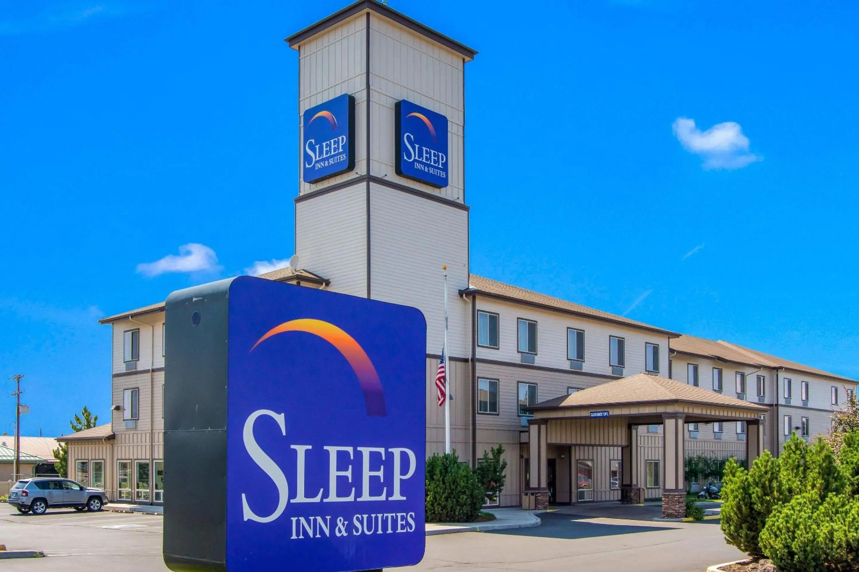 Property building in Sleep Inn & Suites Redmond