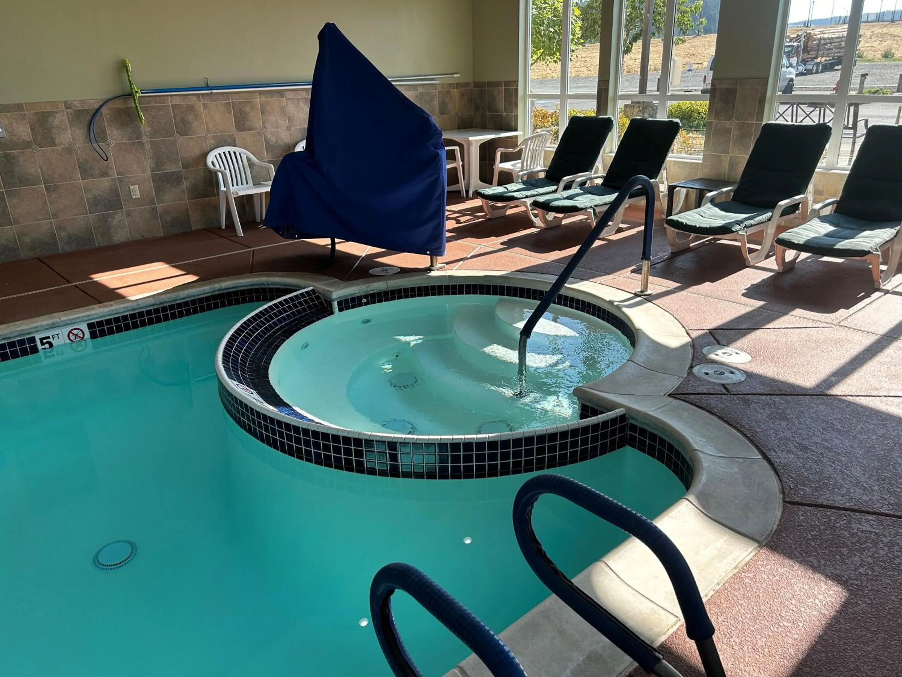 Hot Tub in Comfort Inn & Suites Creswell