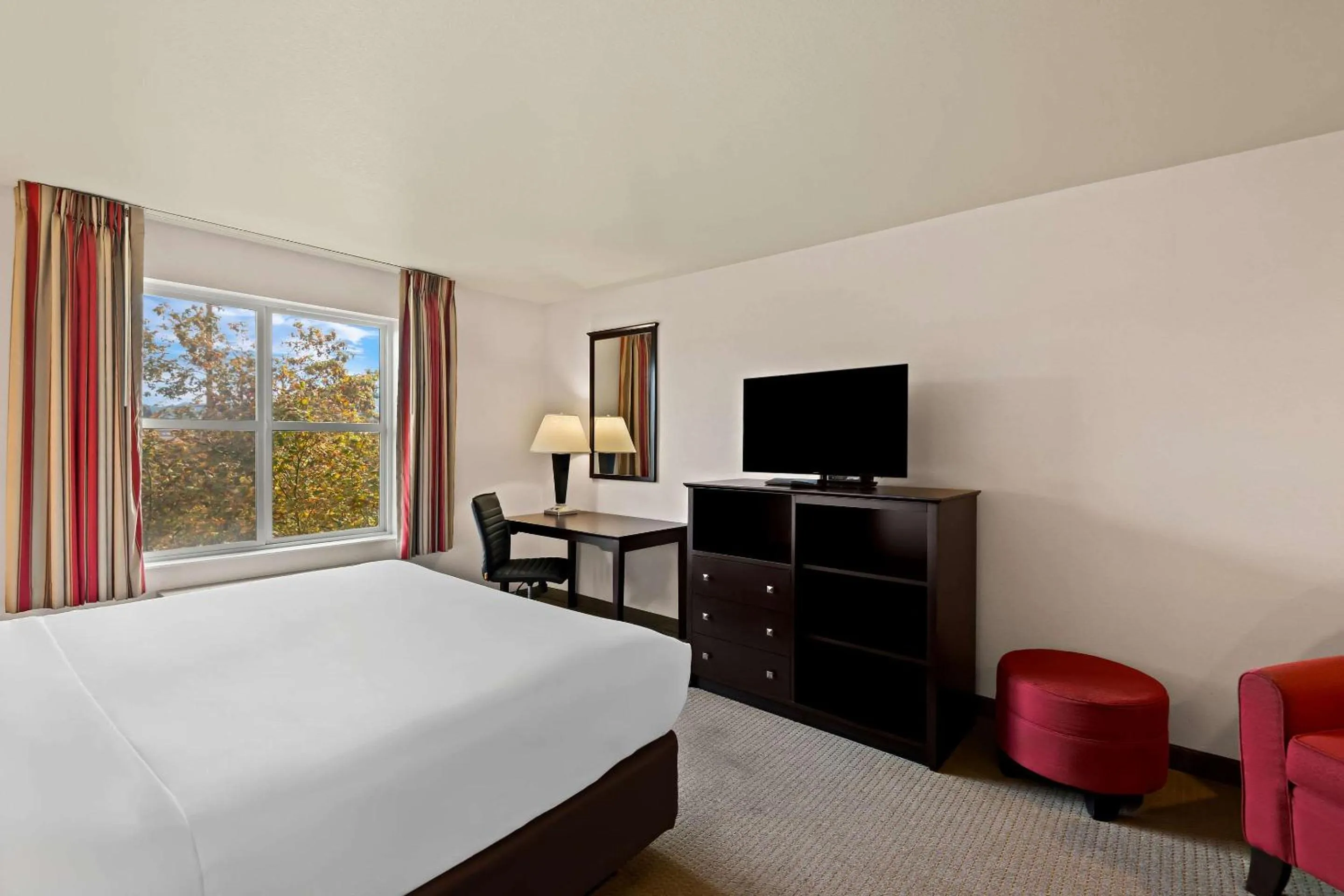 Bedroom, Bed in Comfort Inn & Suites Creswell