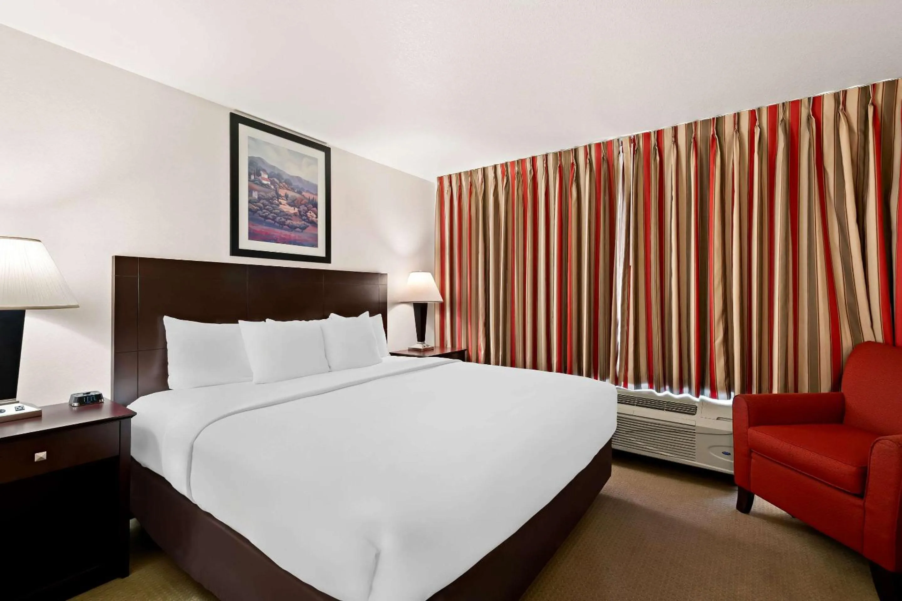 Bedroom, Bed in Comfort Inn & Suites Creswell