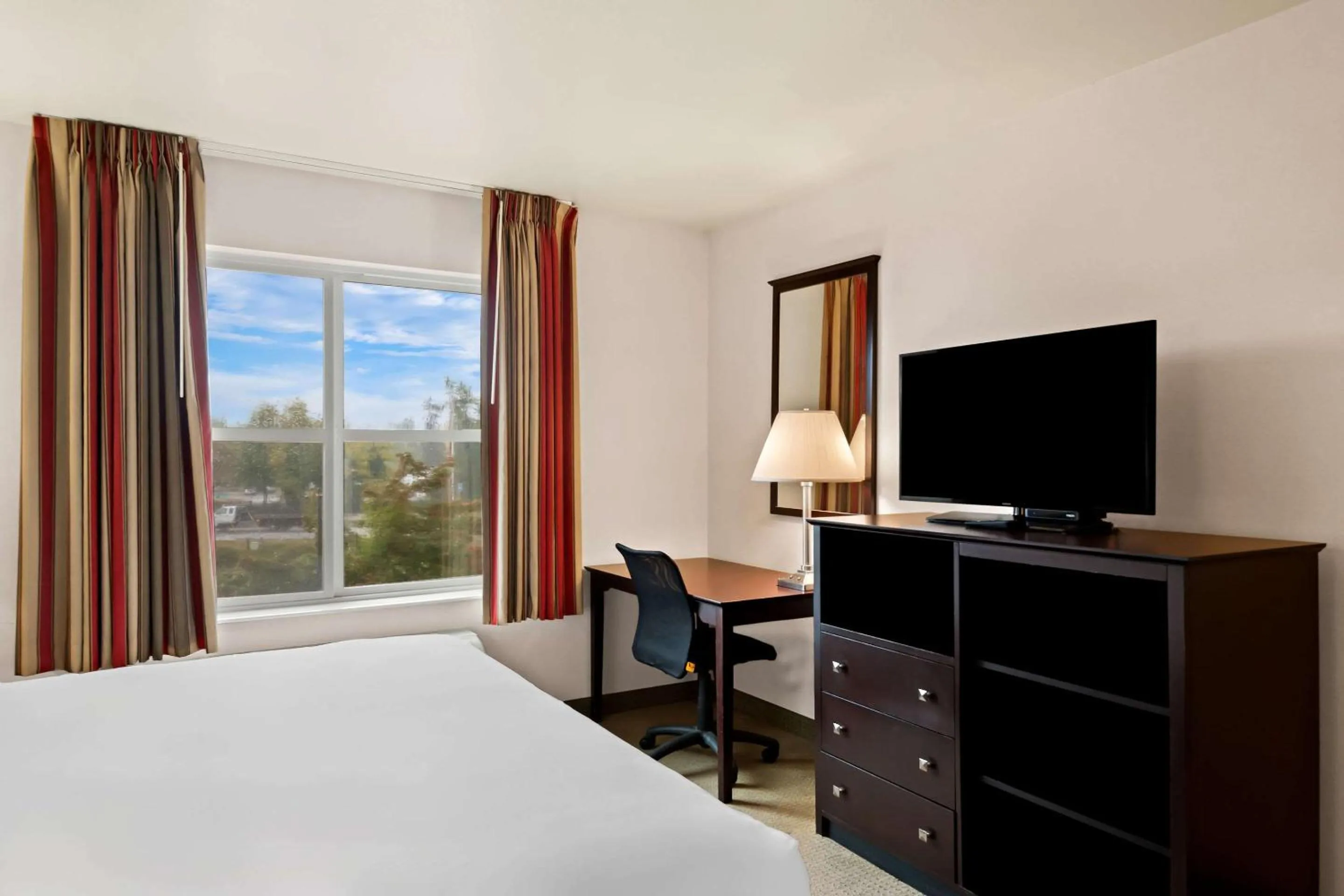 Bedroom, Bed in Comfort Inn & Suites Creswell