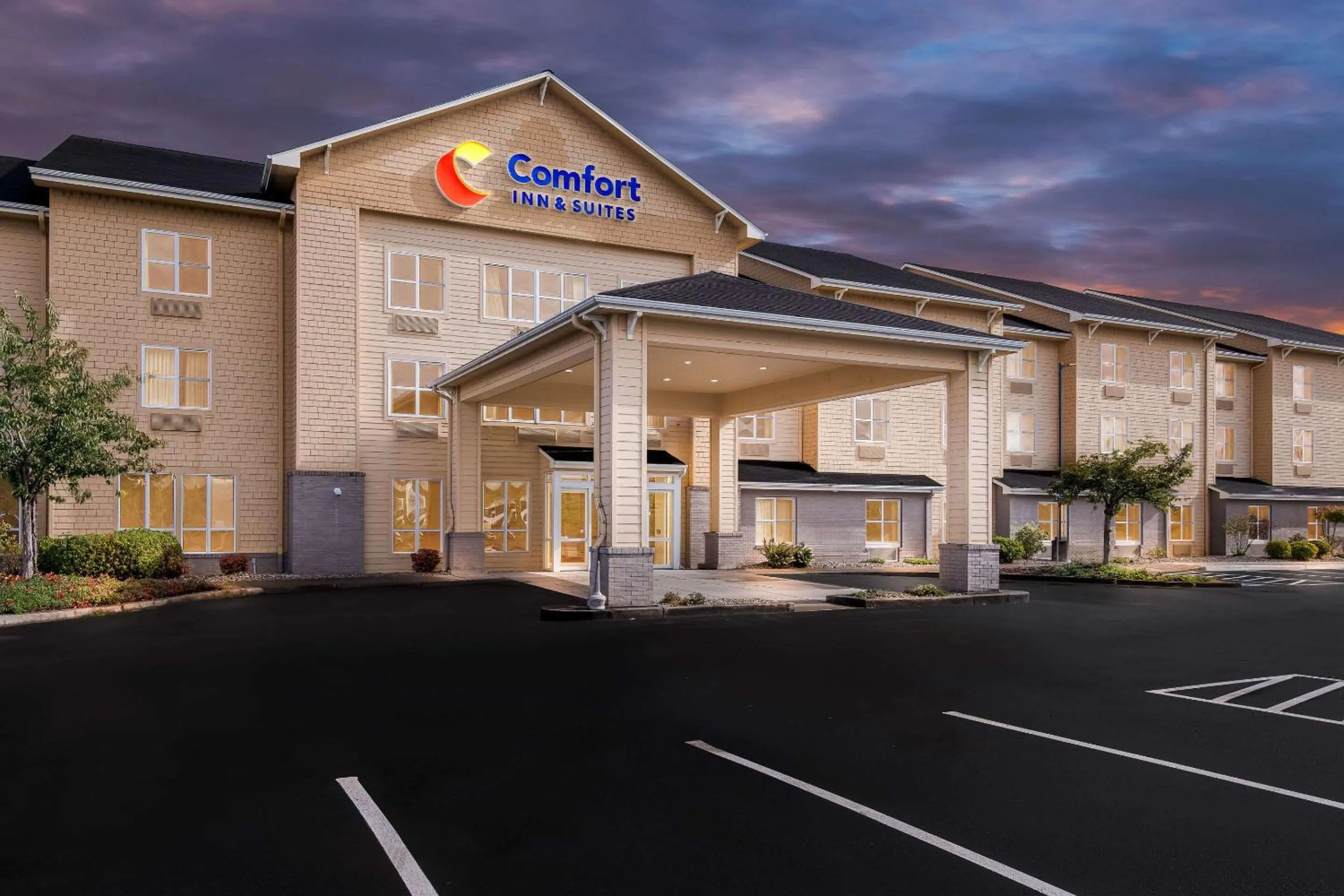 Property building in Comfort Inn & Suites Creswell