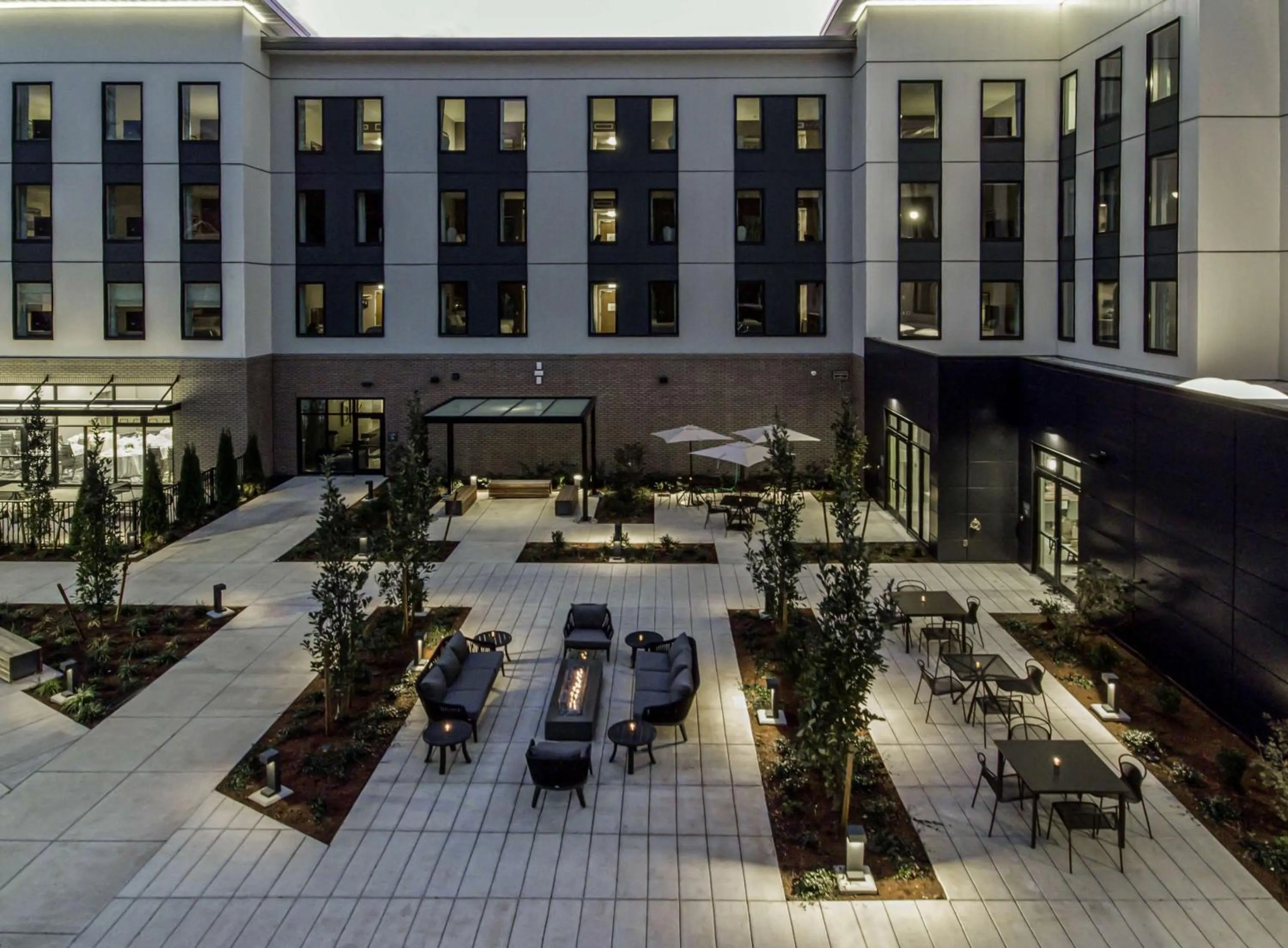 Patio in Hilton Garden Inn Wilsonville Portland