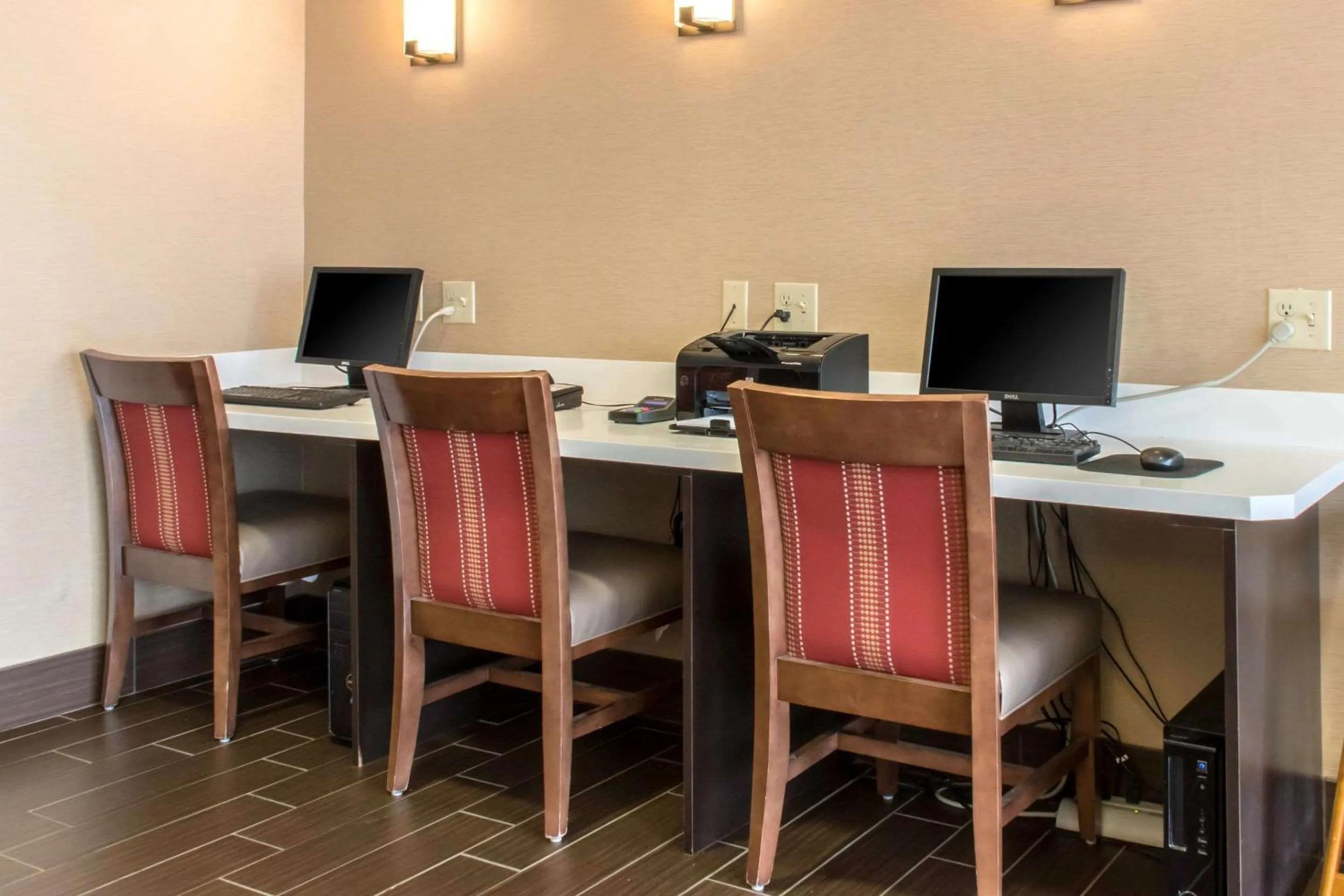 Business facilities in Comfort Suites Scranton near Montage Mountain