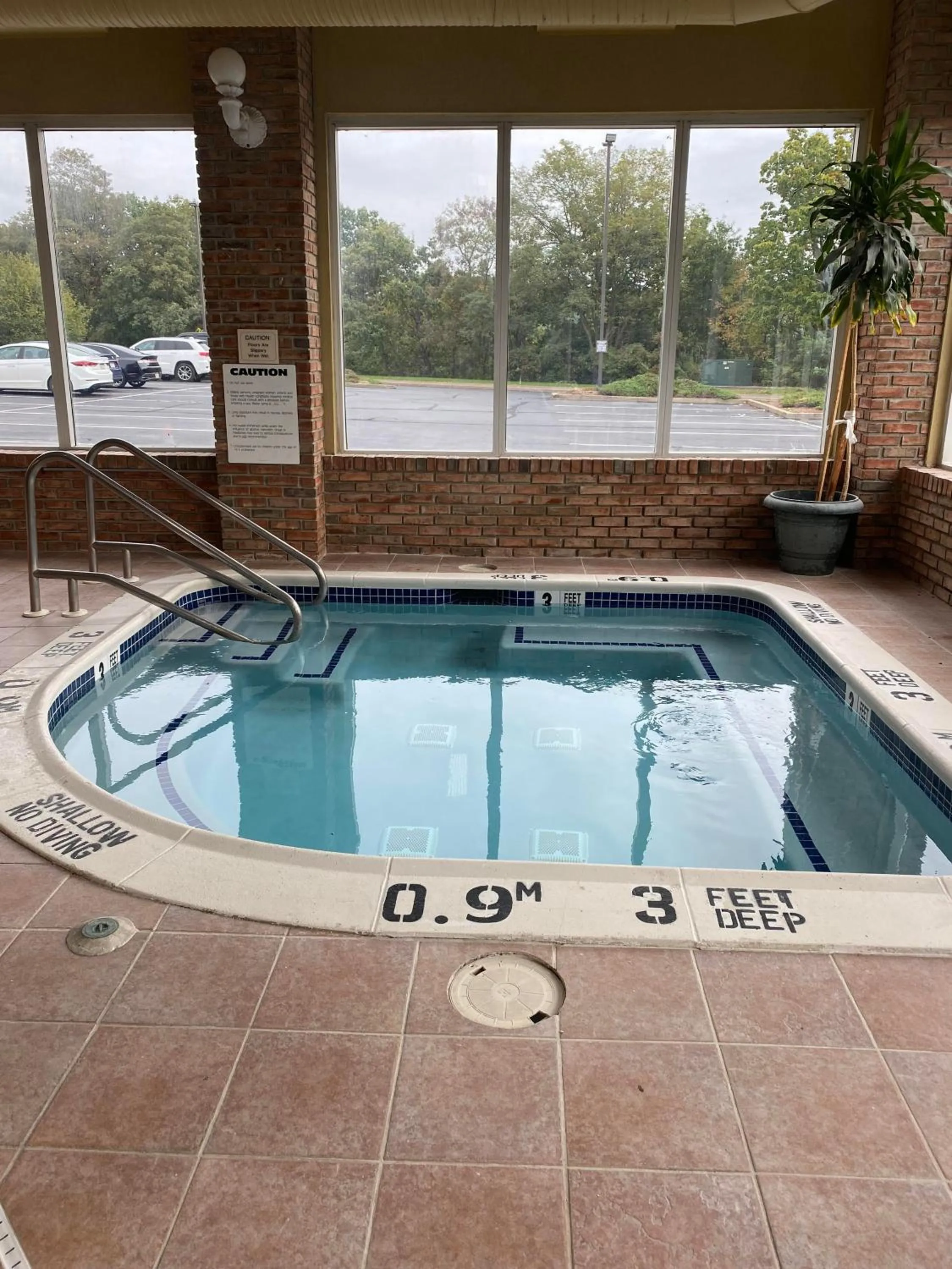 Hot Tub in Comfort Suites Scranton near Montage Mountain