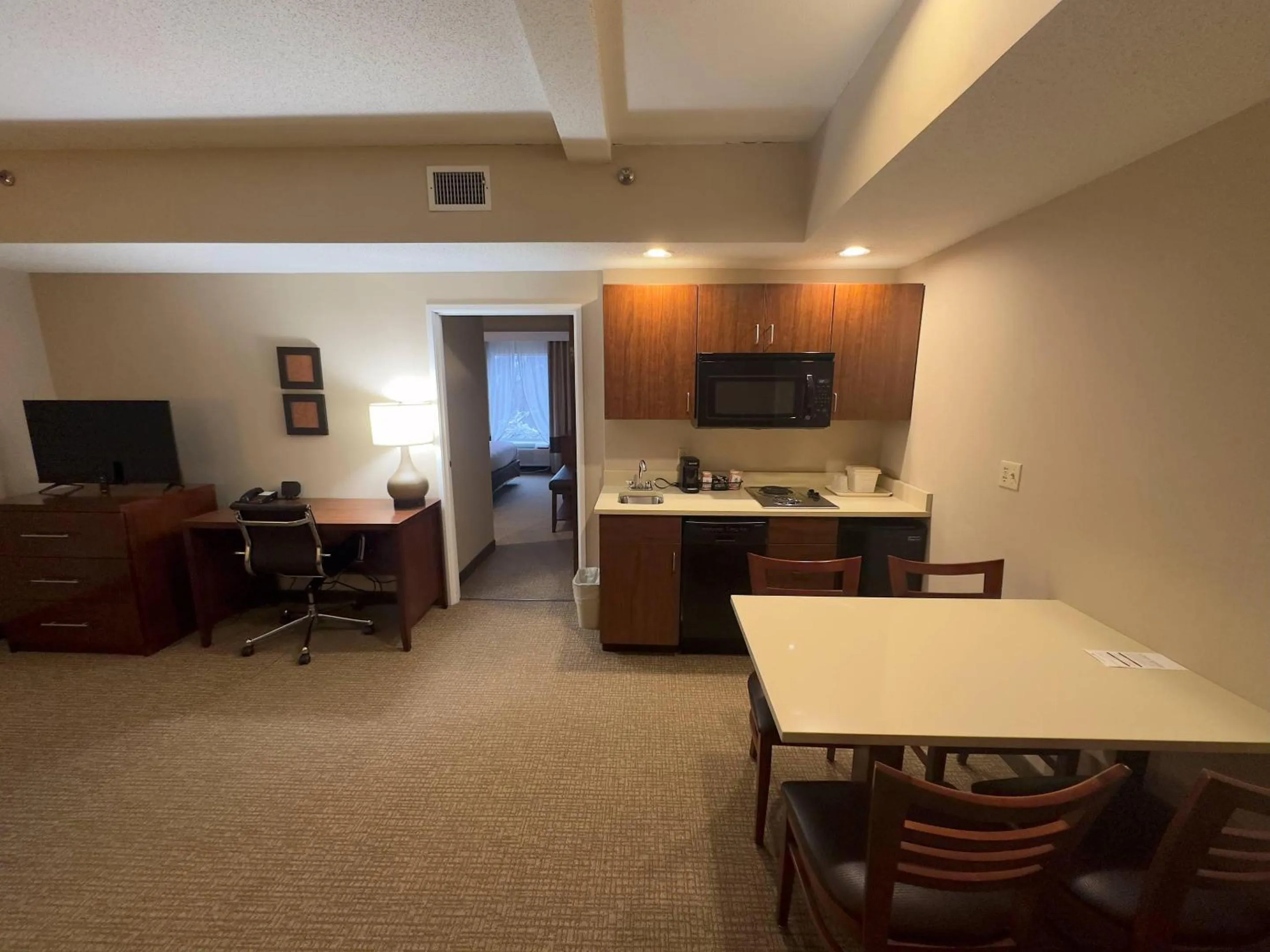 Bedroom in Comfort Suites Scranton near Montage Mountain