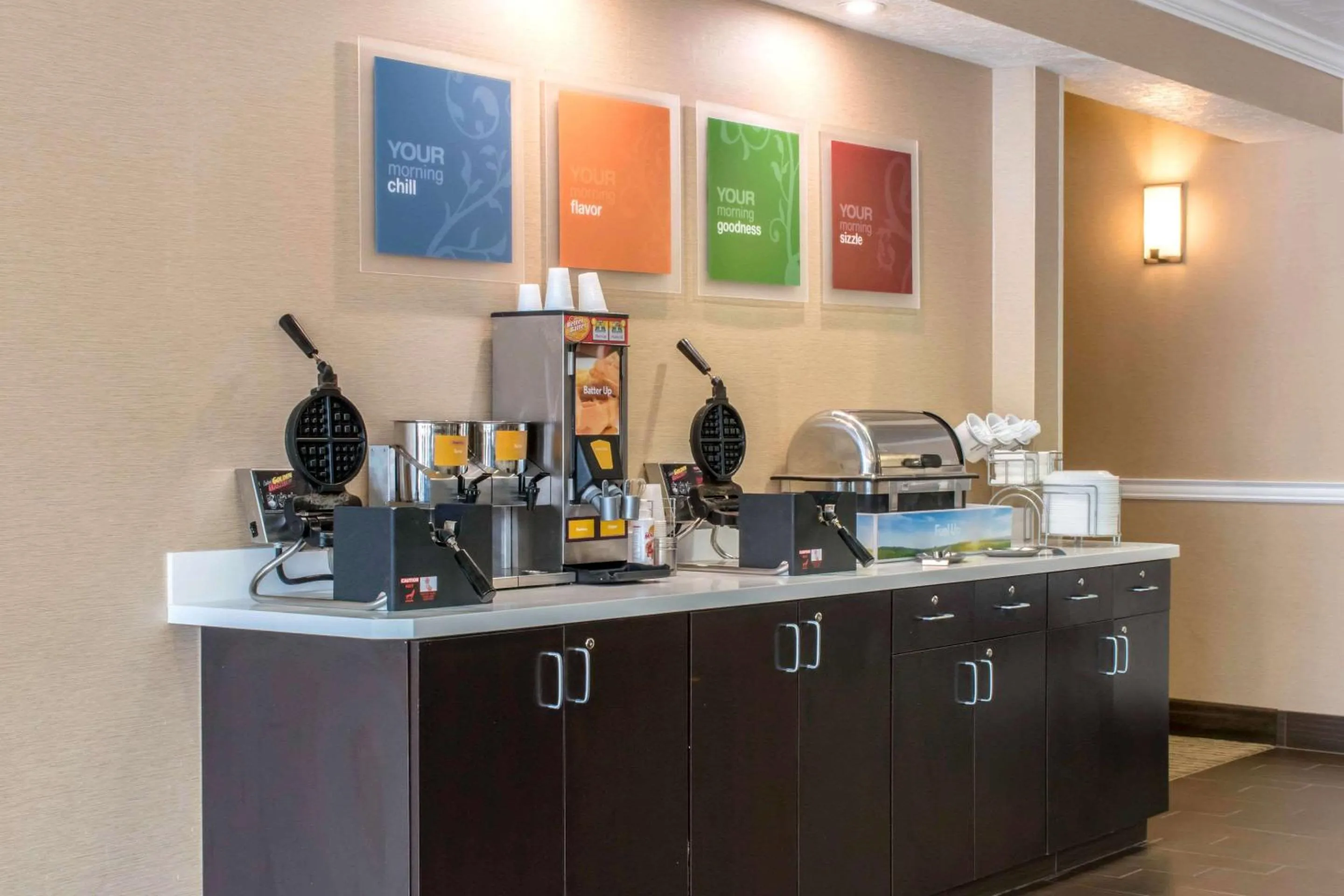 Breakfast in Comfort Suites Scranton near Montage Mountain