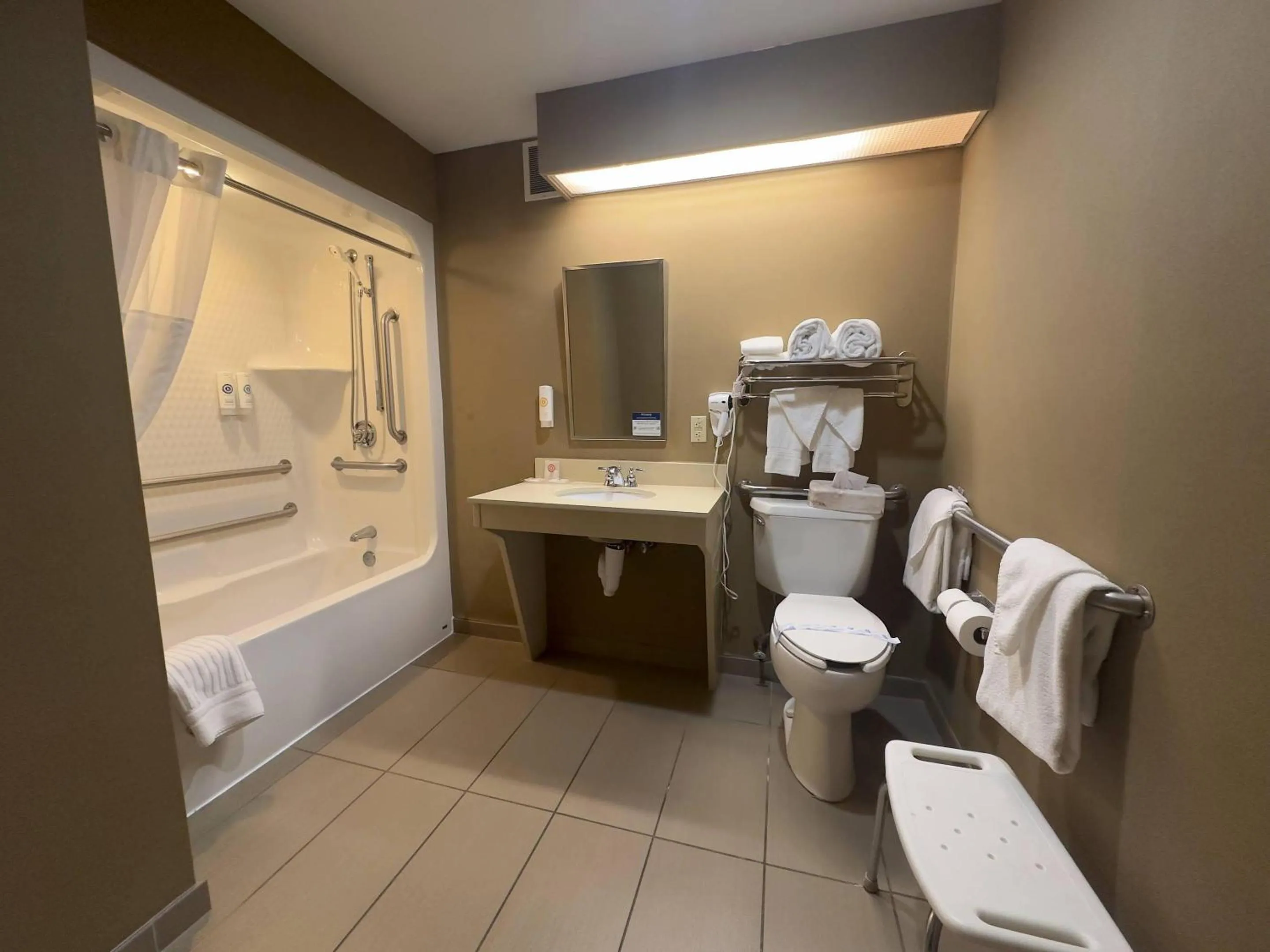 Bedroom in Comfort Suites Scranton near Montage Mountain