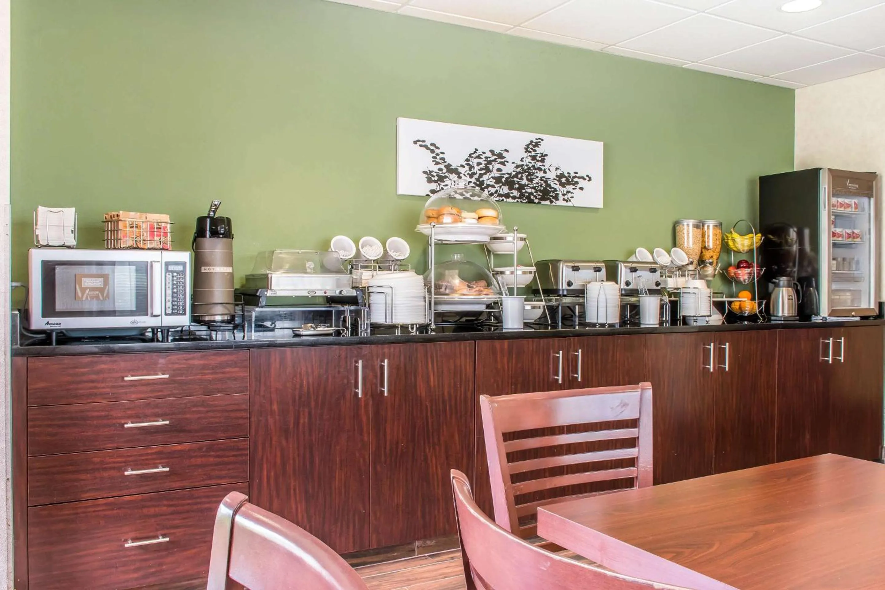 Breakfast in Sleep Inn & Suites of Lancaster County