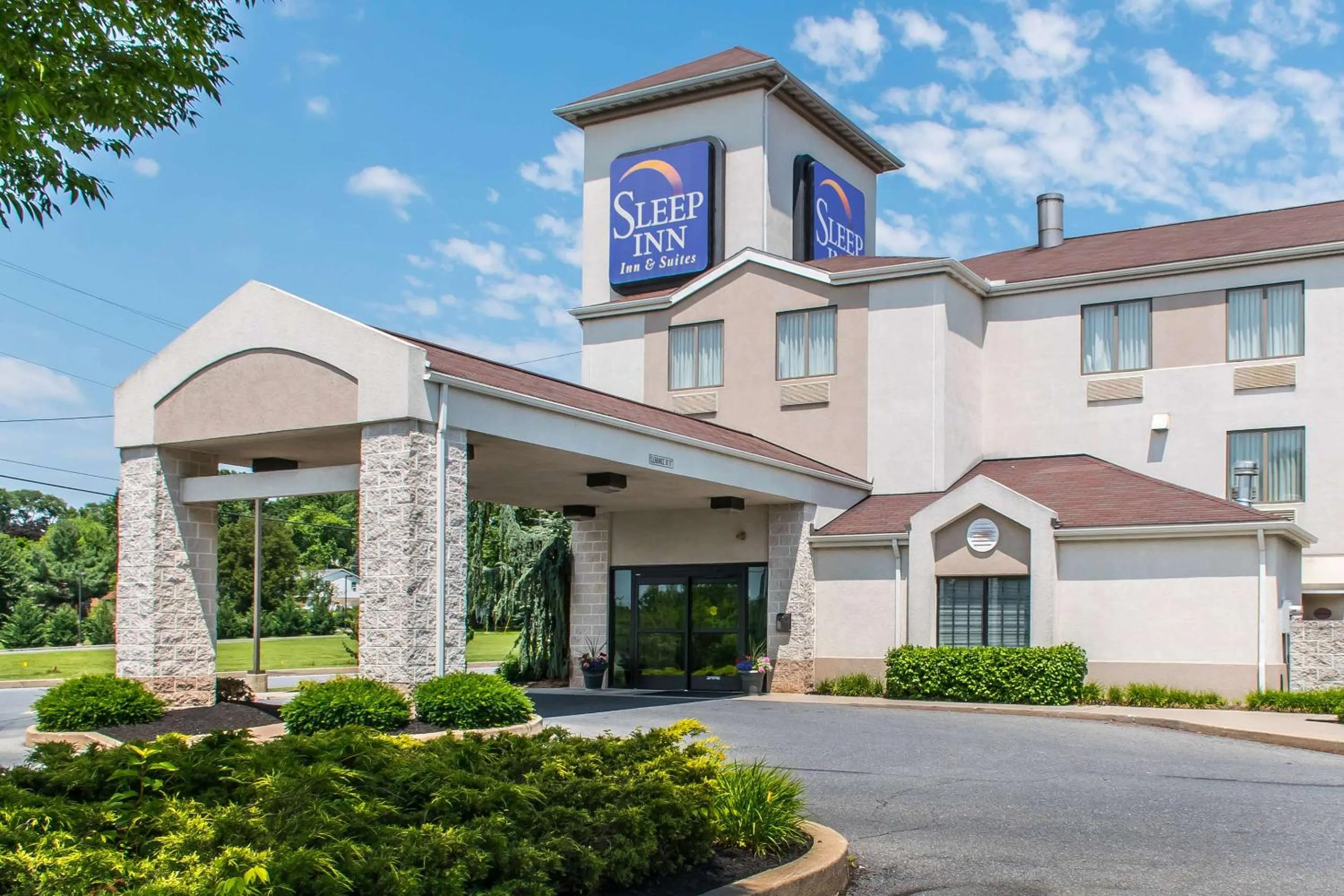 Property building in Sleep Inn & Suites of Lancaster County