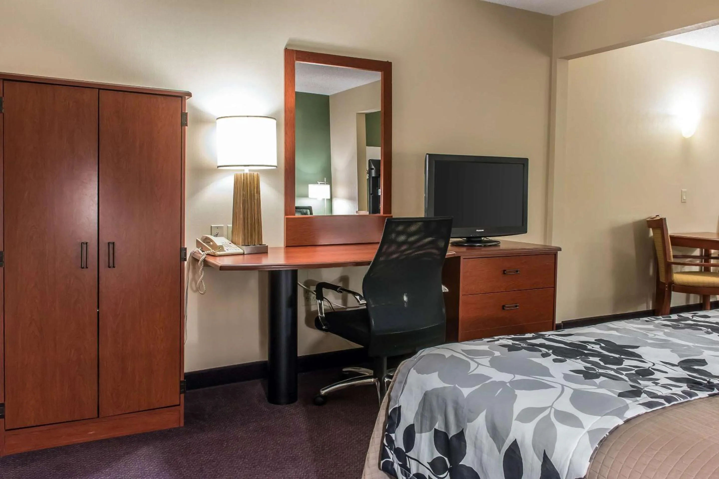 Bedroom, Bed in Sleep Inn & Suites of Lancaster County