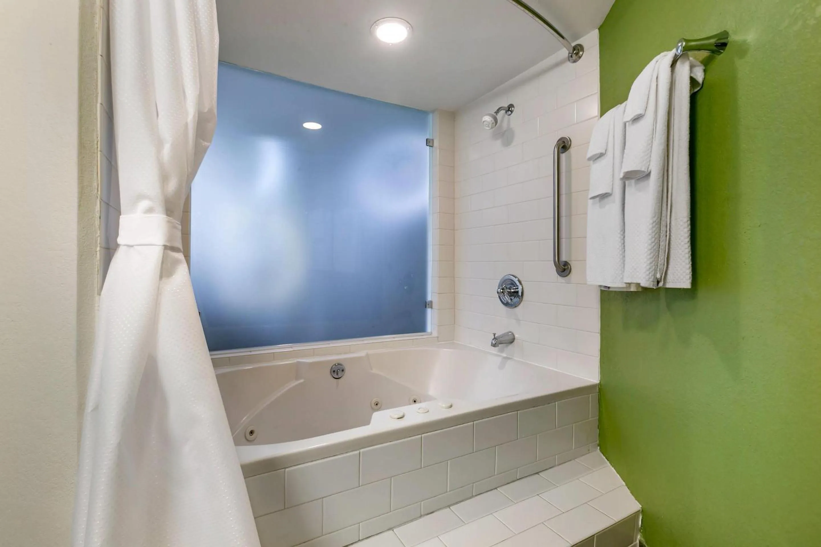 Bedroom in Sleep Inn Allentown-Fogelsville