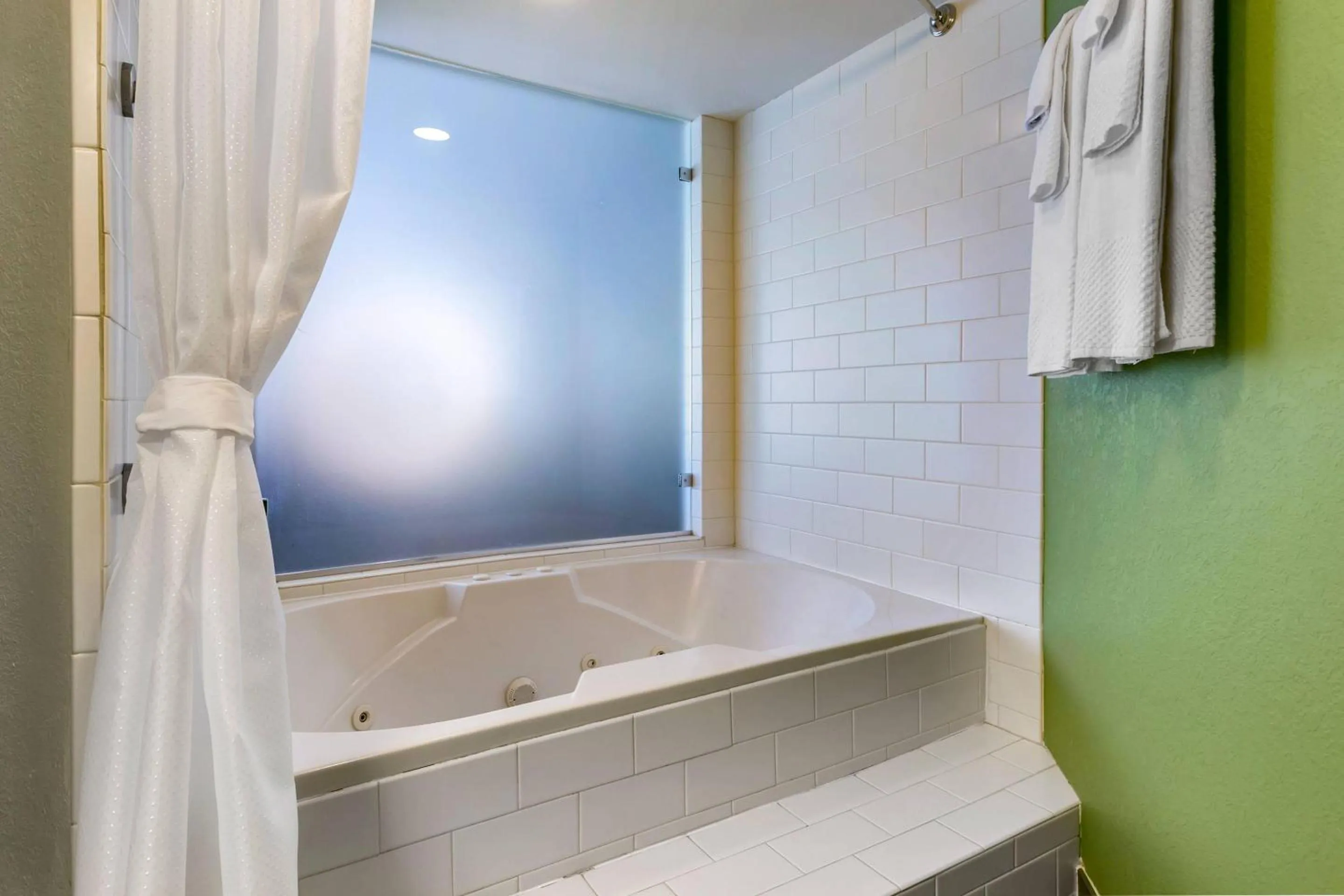 Bedroom in Sleep Inn Allentown-Fogelsville